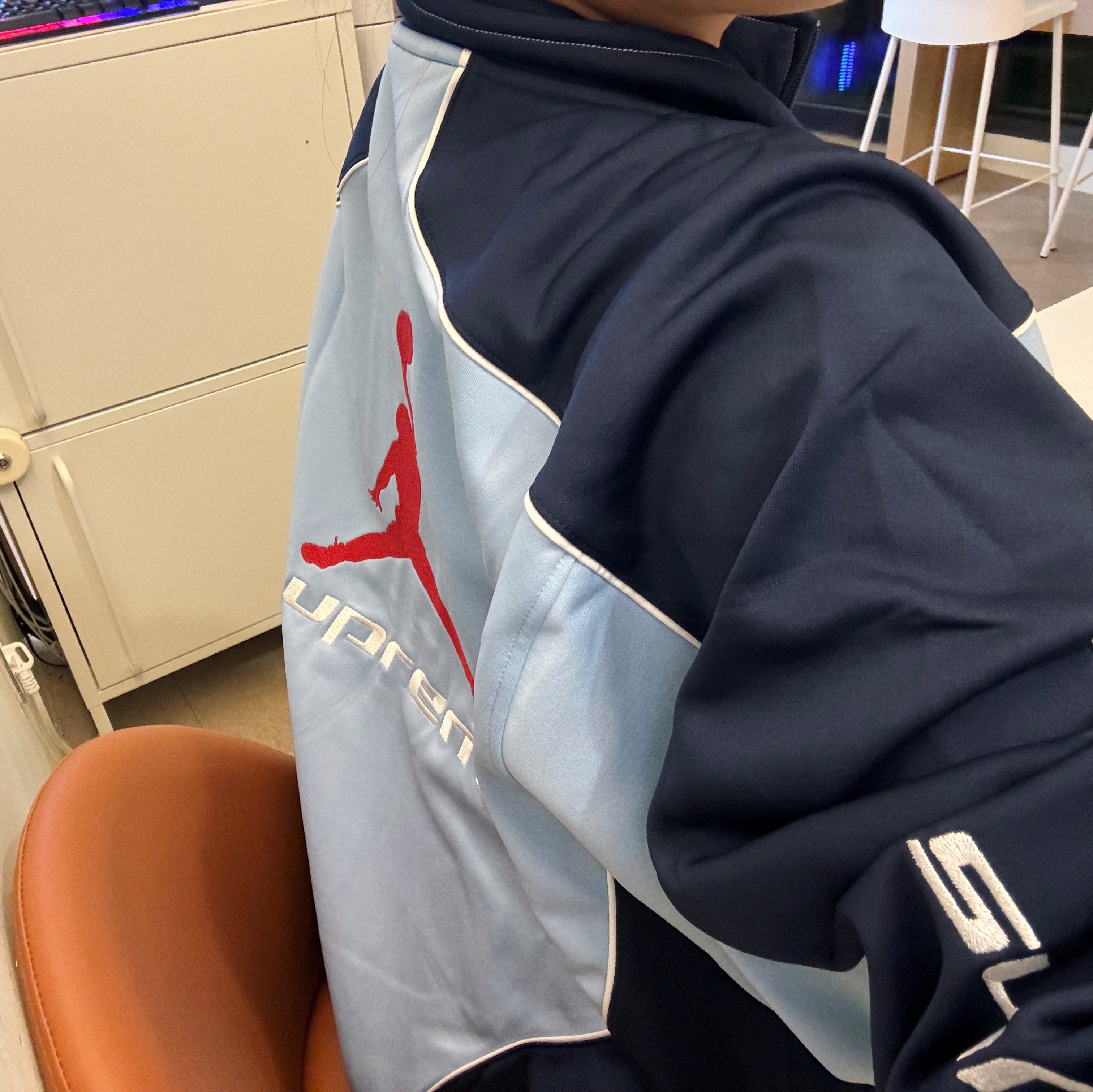 Supreme x Jordan Tricot Track Jacket Light Blue - 24FW 착용 스타일 - 2