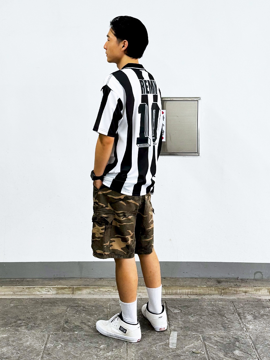QT8 GARMENTS BN 3R Soccer Jersey Remy, QT8 GARMENTS BN Camo Ripstop Cargo Shorts Khaki 착용 스타일 - 2