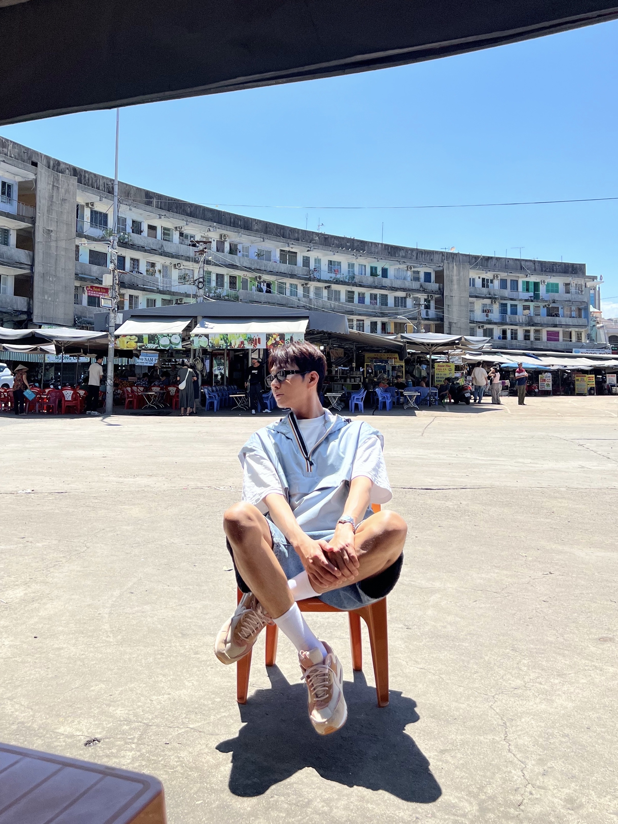 (W) Nike Air Max 90 Futura Summit White Light Soft Pink 착용 스타일 - 3