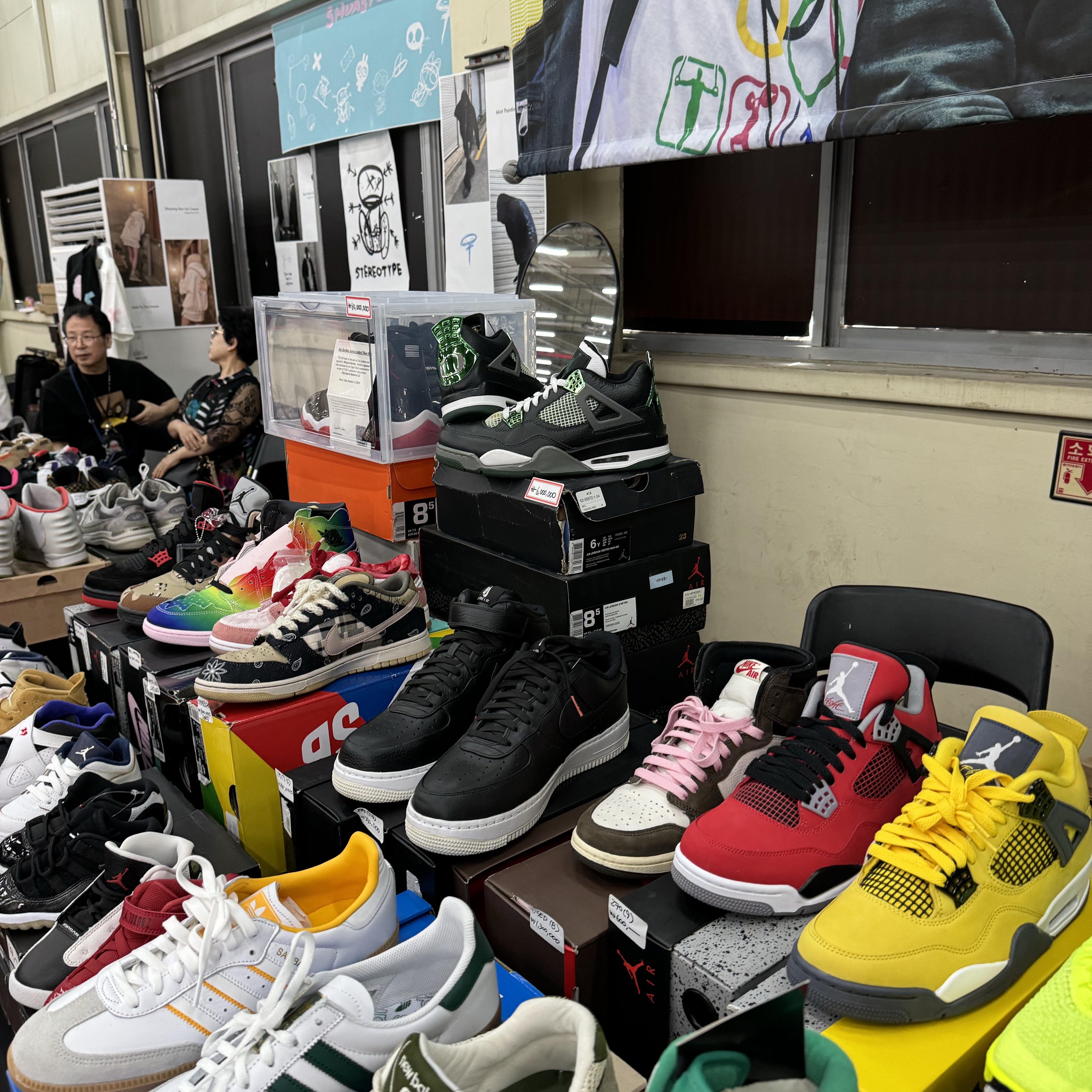 Jordan 1 x Travis Scott Retro Low OG SP Sail and Ridgerock, Nike x Peaceminusone LS T-Shirt Black (DR0098-010) 착용 스타일 - 6