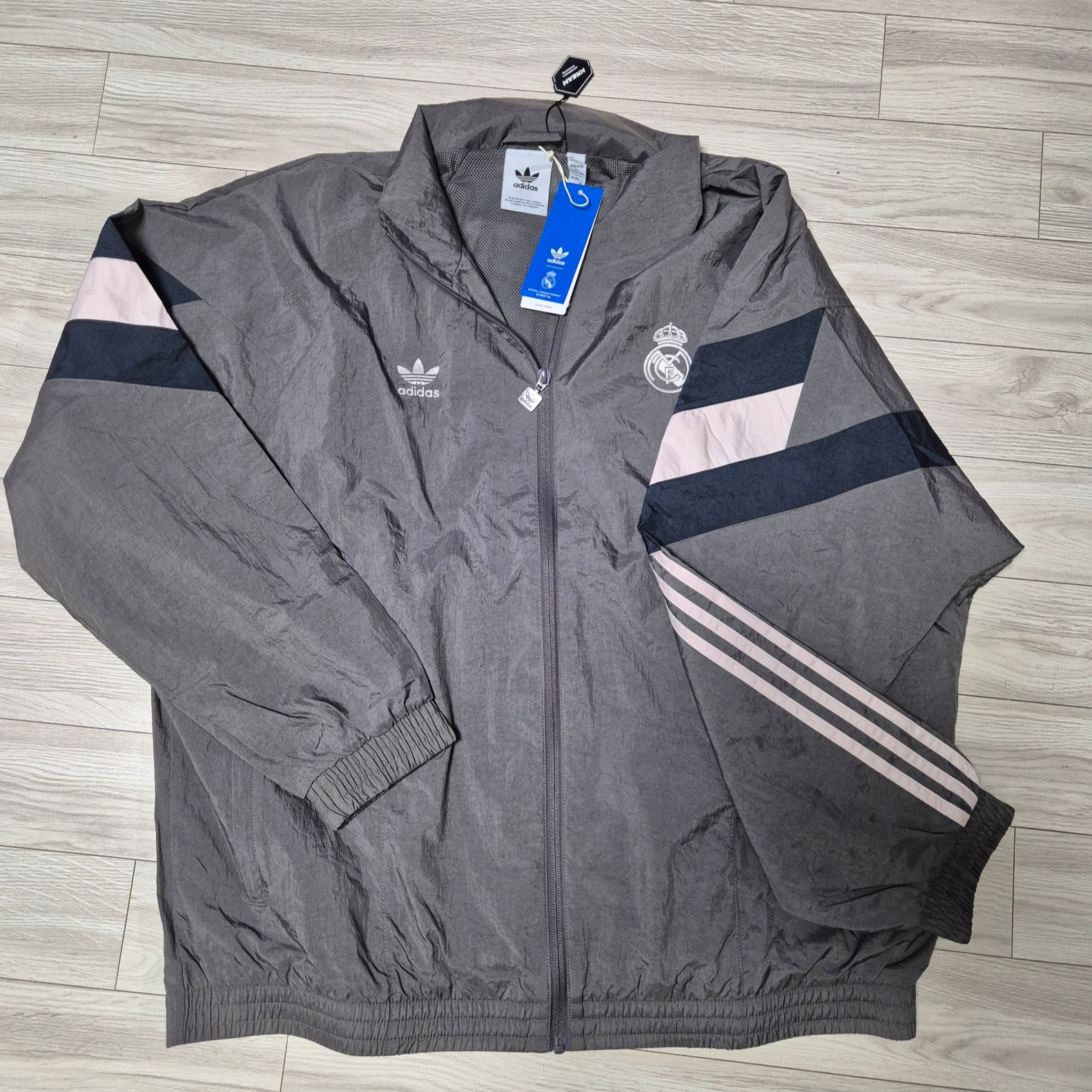 Adidas Real Madrid Originals Track Top Charcoal Grey - KR Sizing 착용 스타일 - 1