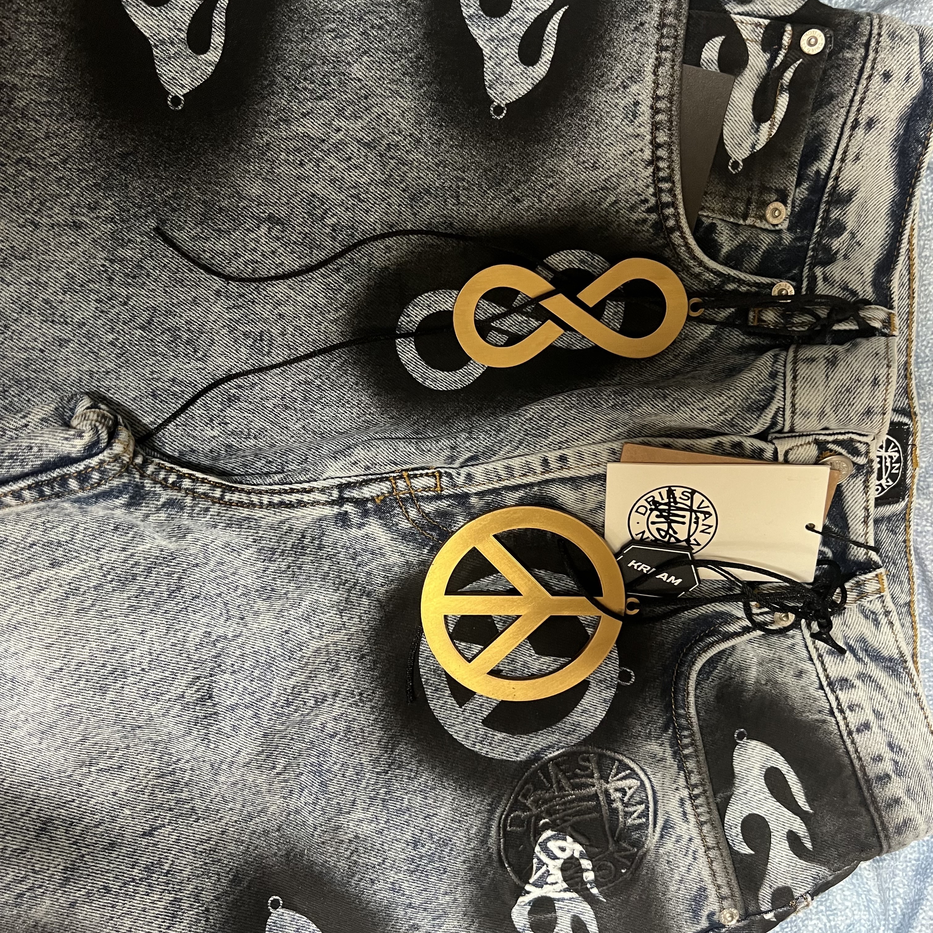 Stussy x Dries Van Noten Hand Stencilled Jean Washed Blue 착용 스타일 - 1