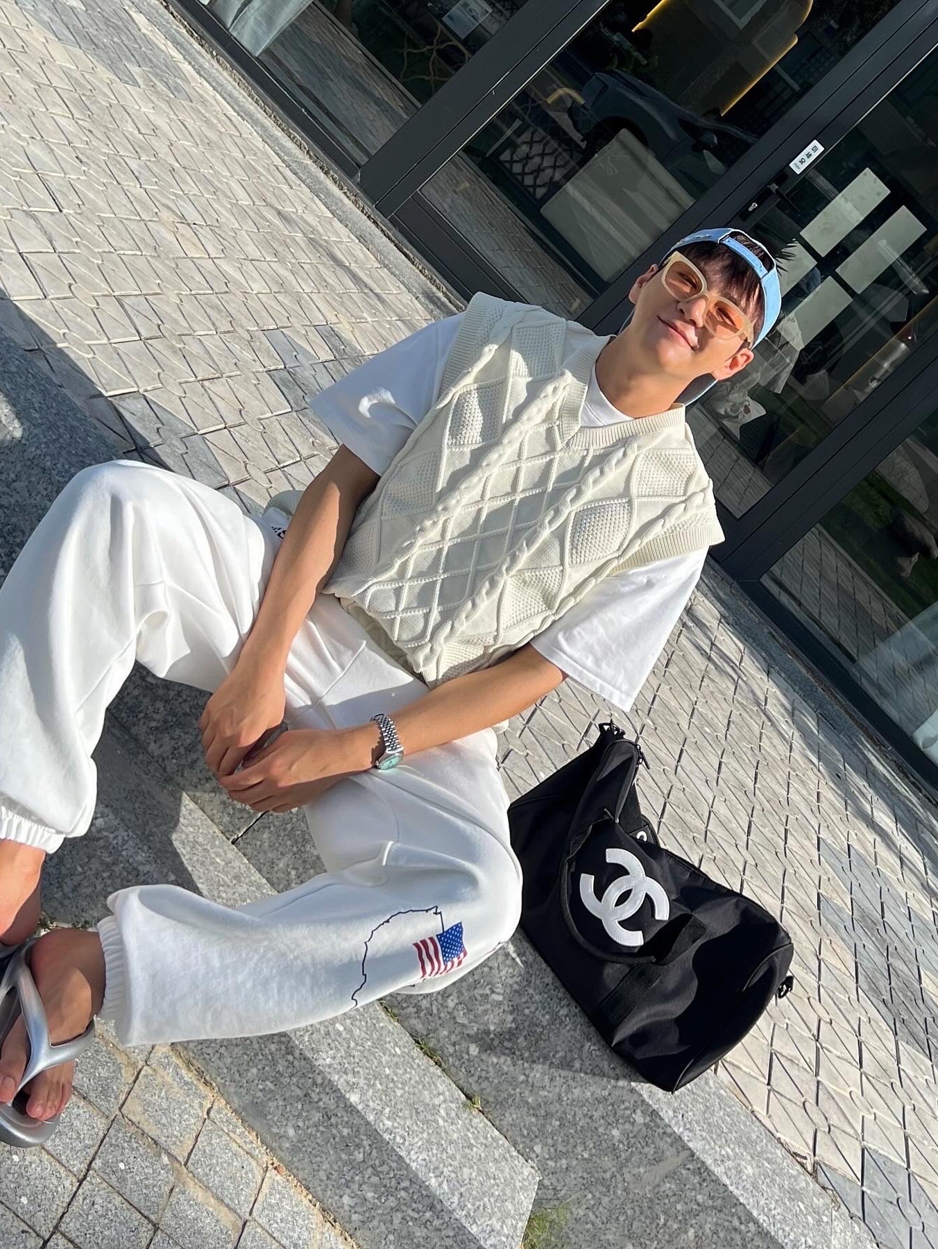 Gentle Monster Hovo Y5 Yellow Brown 착용 스타일 - 3