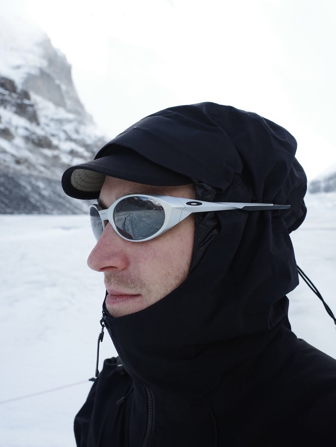 Oakley Eye Jacket Redux Silver Frame Prizm Black Polarized Lenses High Bridge Fit 착용 스타일