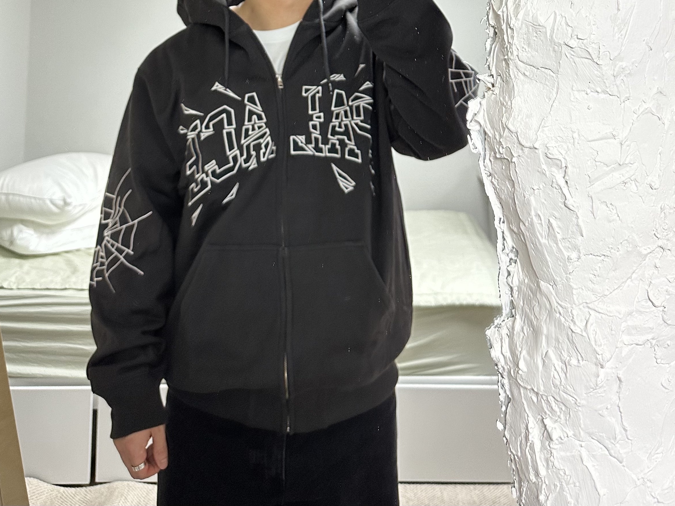 Palace Shatter Zip Hood Black - 24FW, Palace EL Script P90 Baggy Jean Black - 24FW 착용 스타일 - 3
