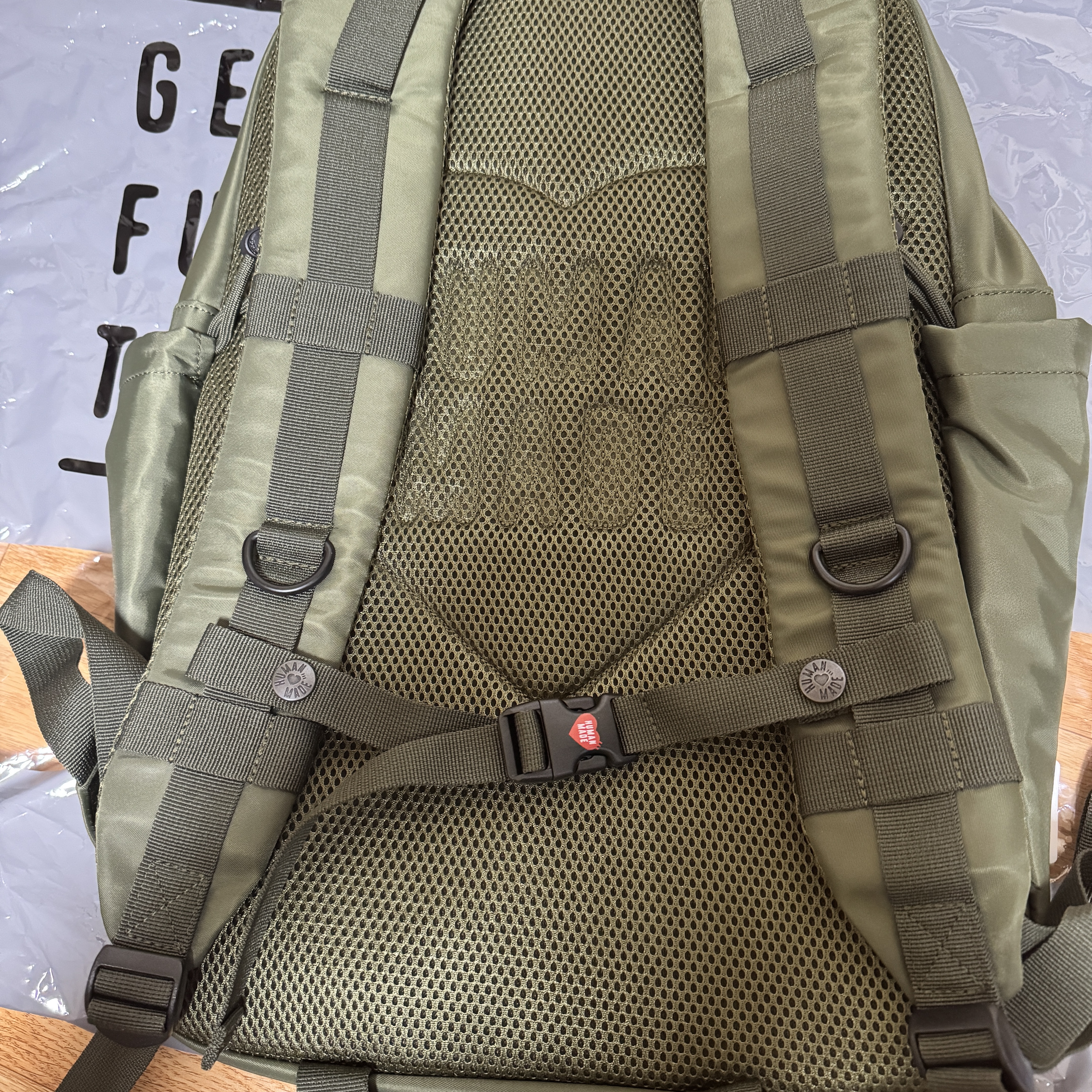Human Made Military Backpack Olive Drab 착용 스타일 - 3