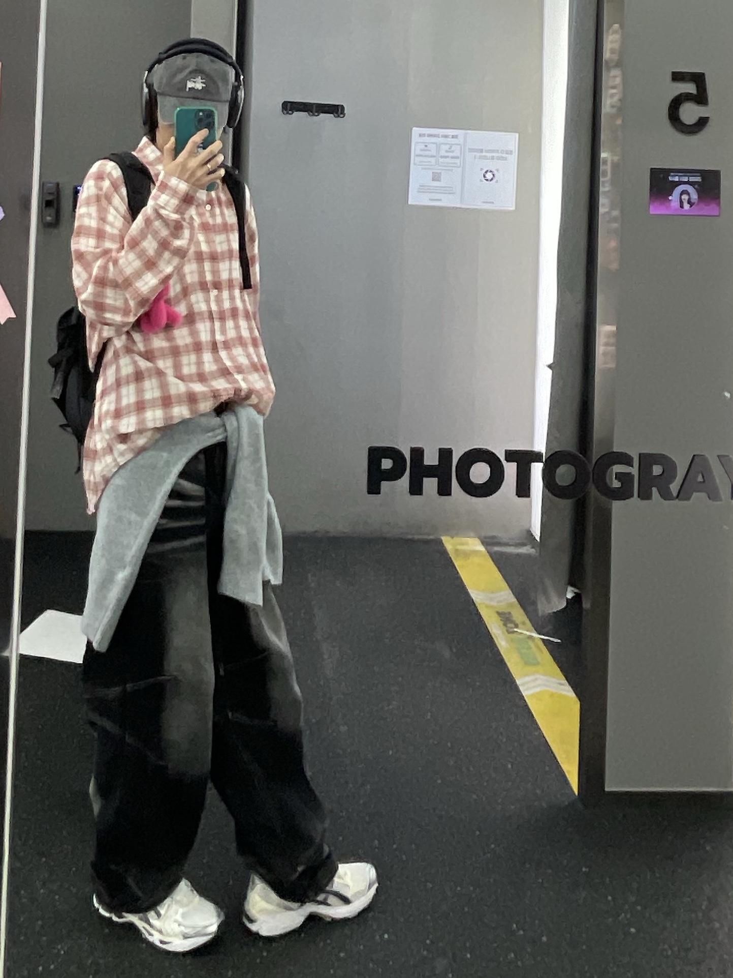 (W) Asics Gel-Kayano 14 White Midnight, BLR Embossed Wave Washing Wide Denim Pants Black 착용 스타일 - 2