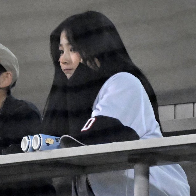 Doosan Bears x Fila Authentic Home Uniform White (Non Marking Ver.), Doosan Bears x Manggom Medium Size Standing Doll 착용 스타일 - 4