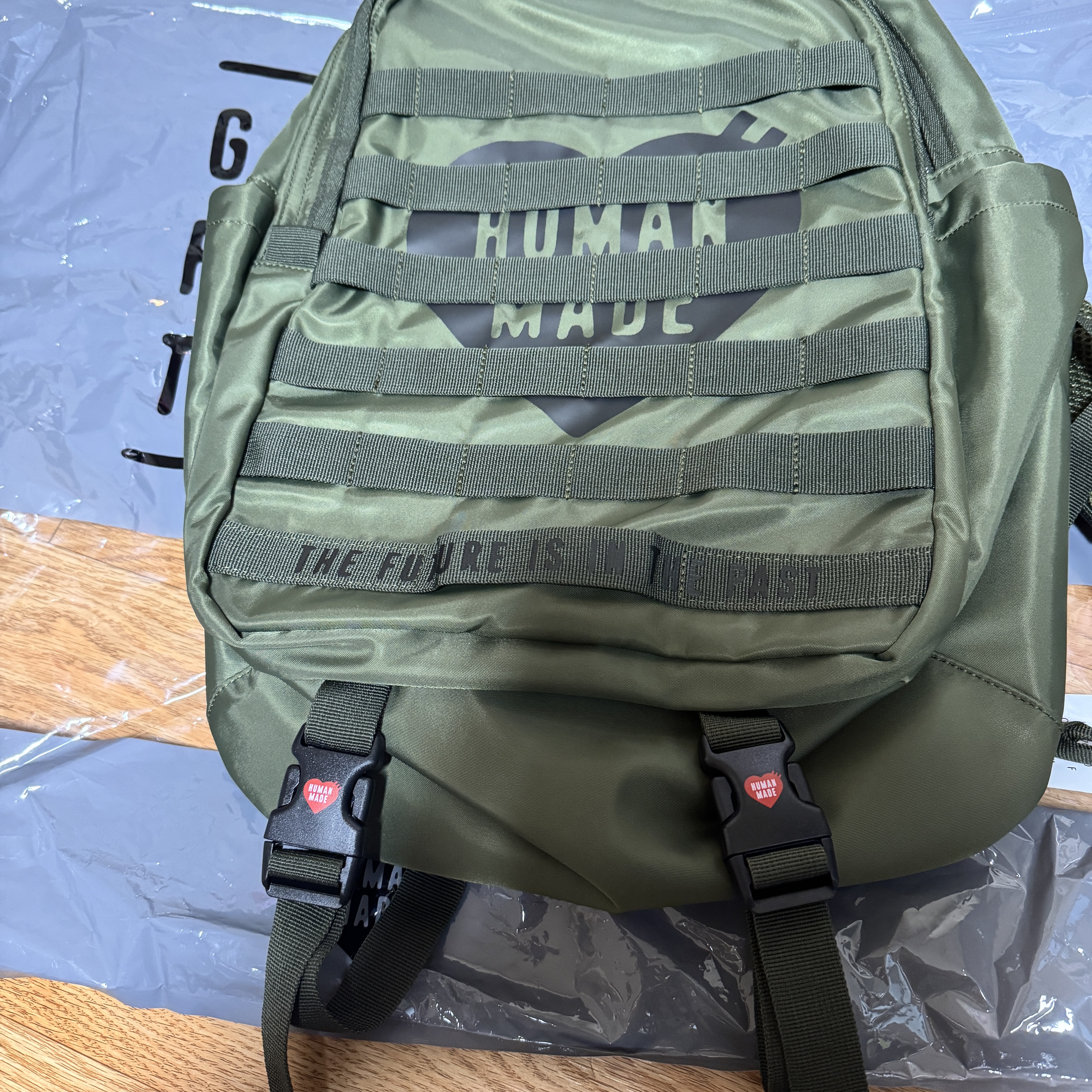 Human Made Military Backpack Olive Drab 착용 스타일 - 1