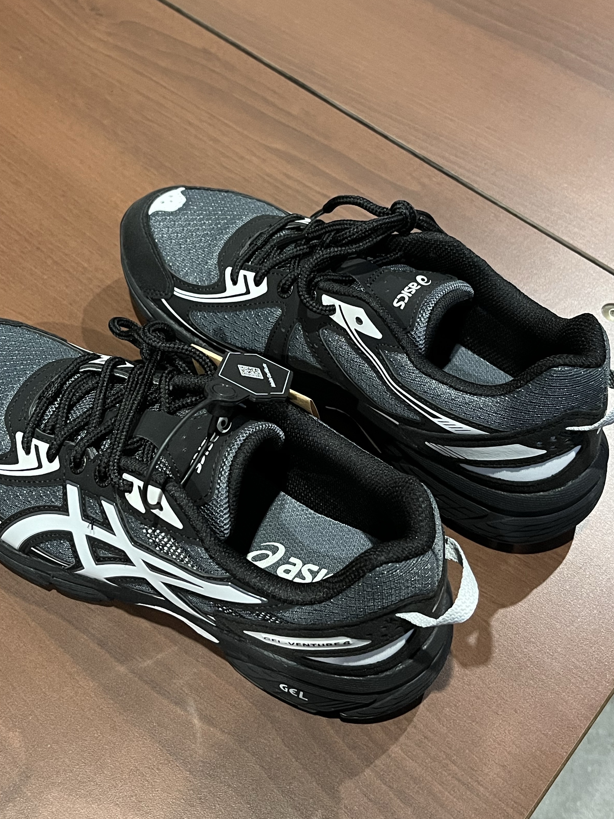 Asics Gel-Venture 6 Carrier Grey 착용 스타일