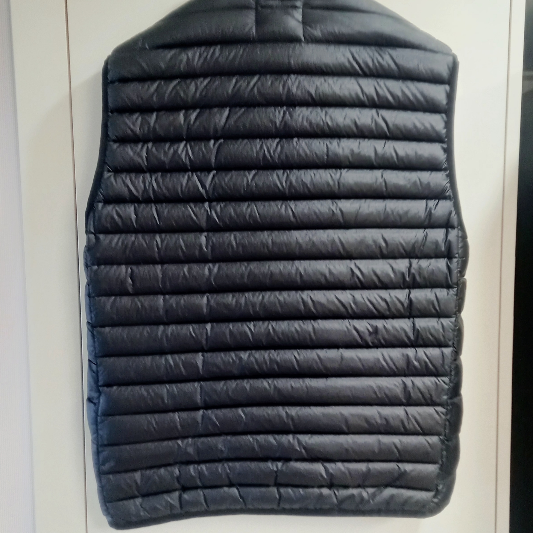 Stone Island G0224 Loom Woven Chambers Recycled Nylon Down-TC Vest Black - 23FW 착용 스타일 - 5