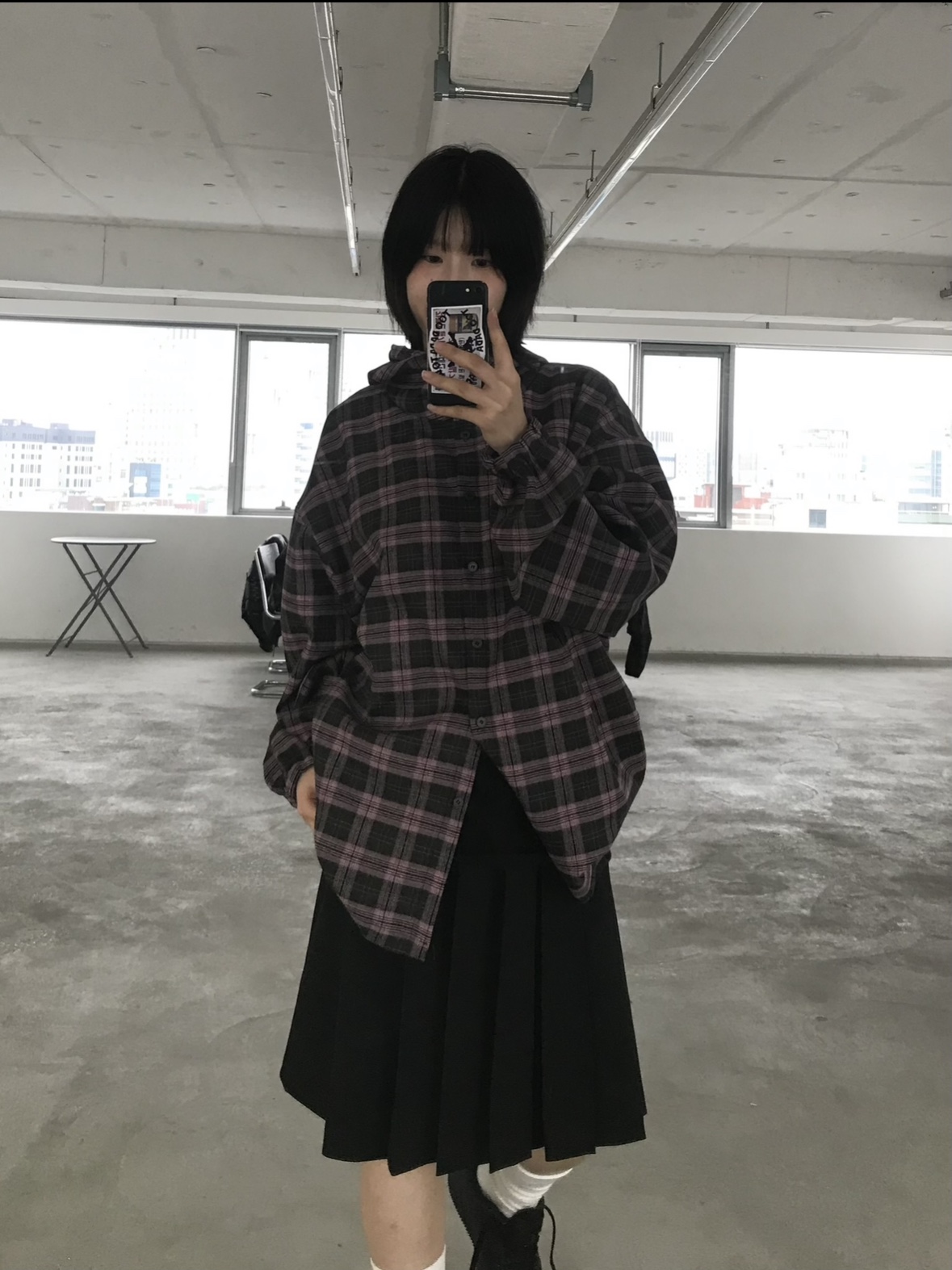 Nike Air Force 1 '07 Low Triple Black 착용 스타일 - 3