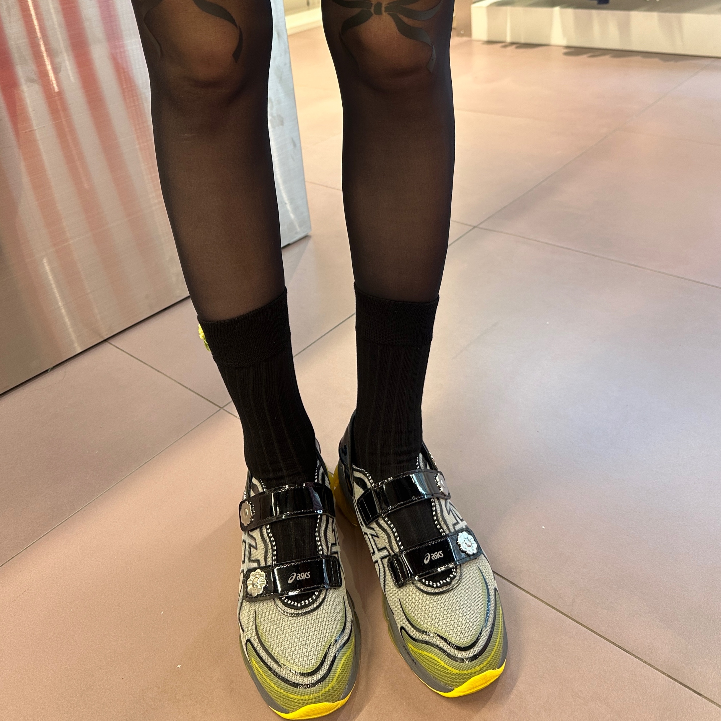 Asics x Cecilie Bahnsen Gel-Quantum 360 VIII Grey Yellow 착용 스타일 - 1