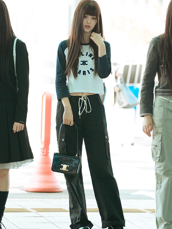 Celine Cargo Pants in Cotton Linen Black, Celine Teen Garance Bag In Patent Calfskin Black 착용 스타일 - 2