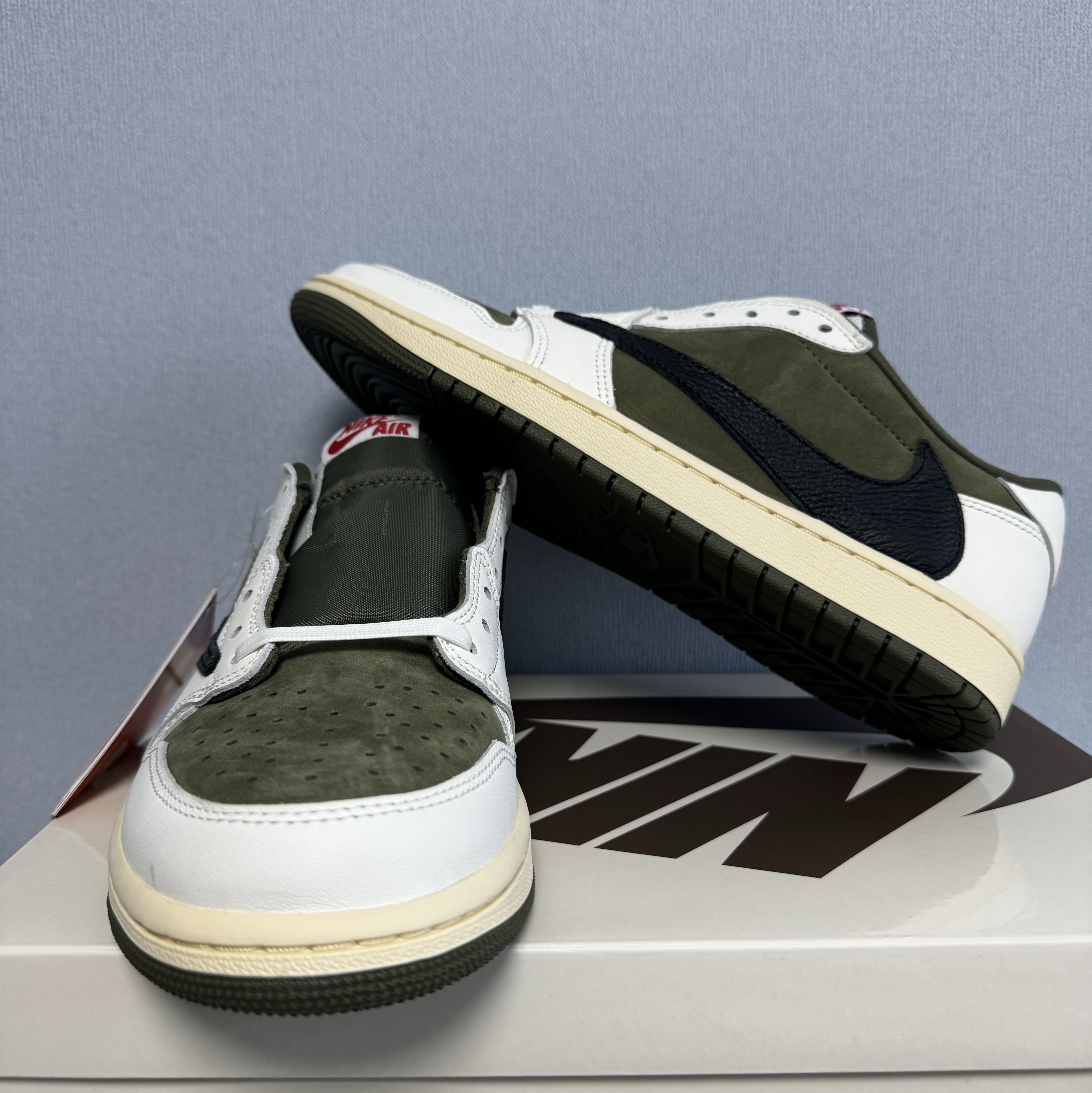 Jordan 1 x Travis Scott Retro Low OG SP Reverse Olive 착용 스타일
