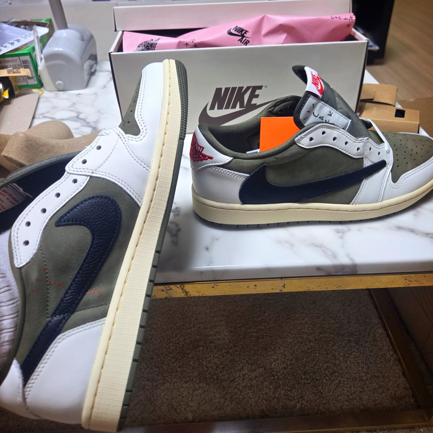 Jordan 1 x Travis Scott Retro Low OG SP Reverse Olive 착용 스타일