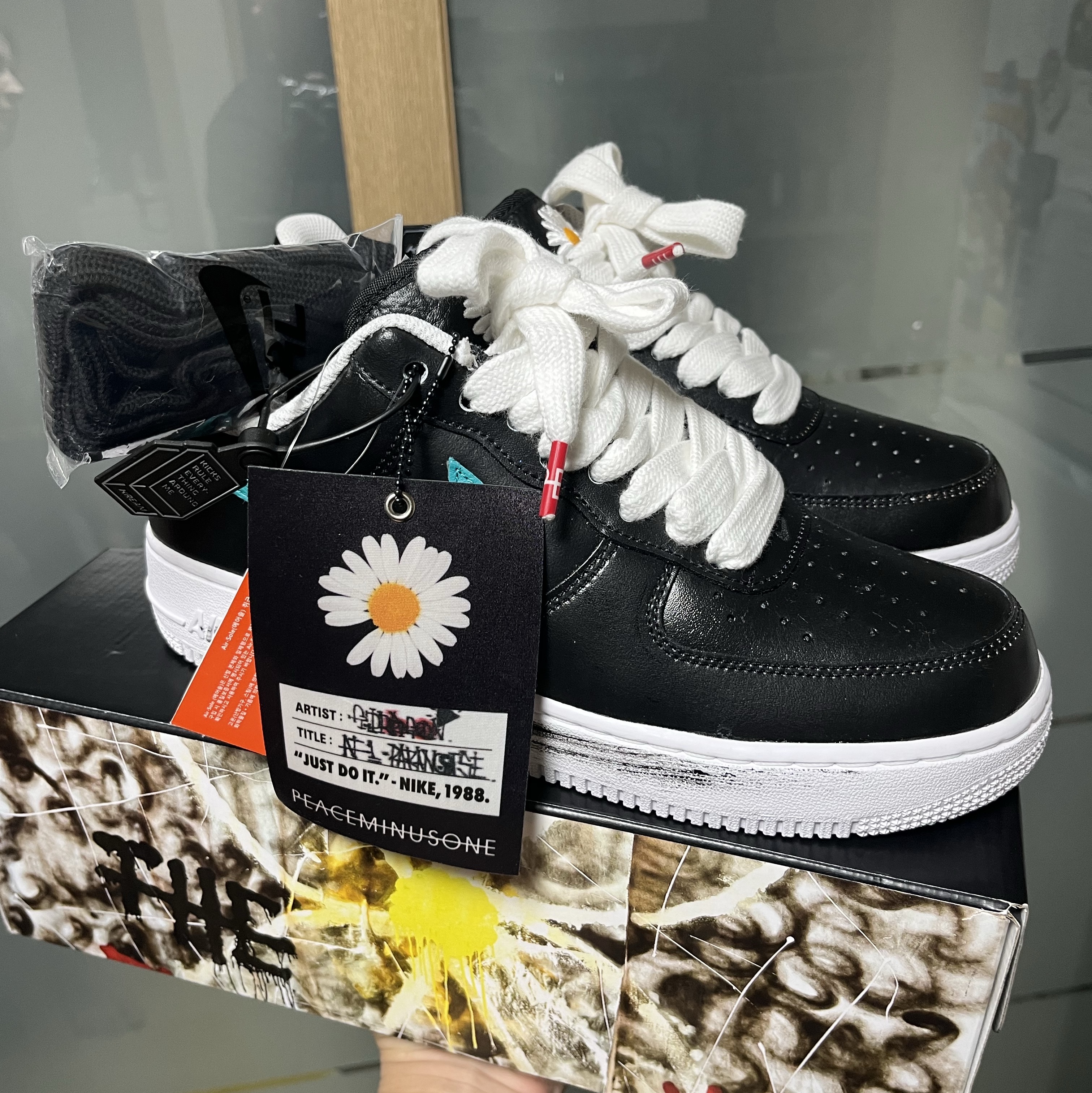 Nike x Peaceminusone Air Force 1 Low Para-Noise 3.0 Black and Multicolor 착용 스타일