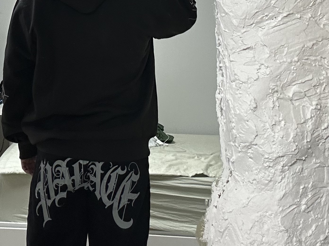 Palace Shatter Zip Hood Black - 24FW, Palace EL Script P90 Baggy Jean Black - 24FW 착용 스타일 - 2