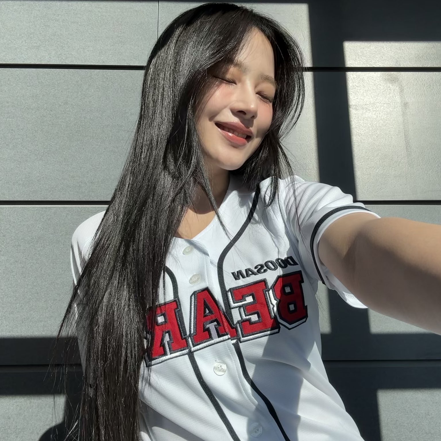 Doosan Bears x Fila Authentic Home Uniform White (Non Marking Ver.), Doosan Bears x Manggom Medium Size Standing Doll 착용 스타일 - 3