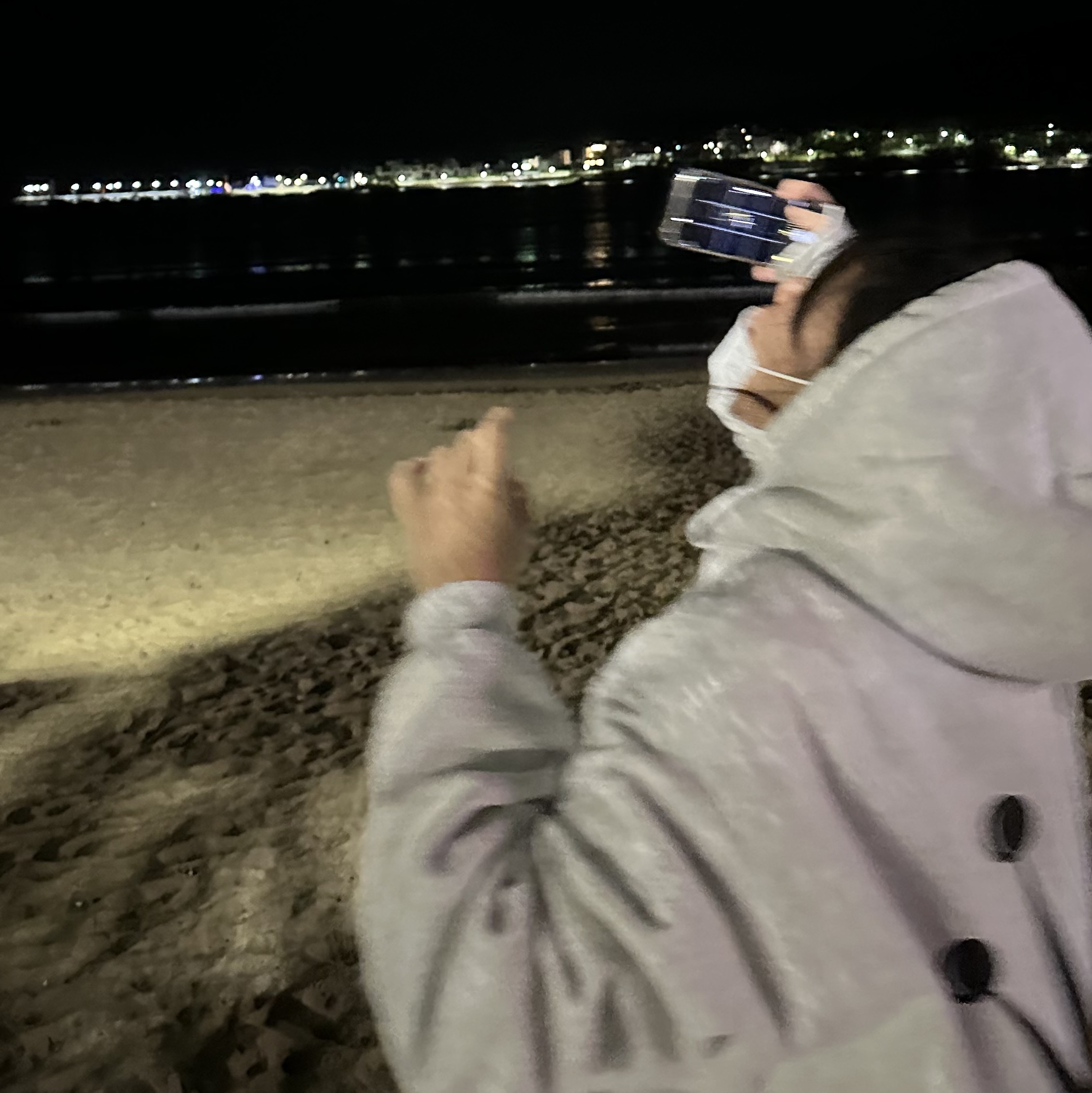 Stussy Regal Crown Zip Hoodie Ash Heather 착용 스타일 - 1