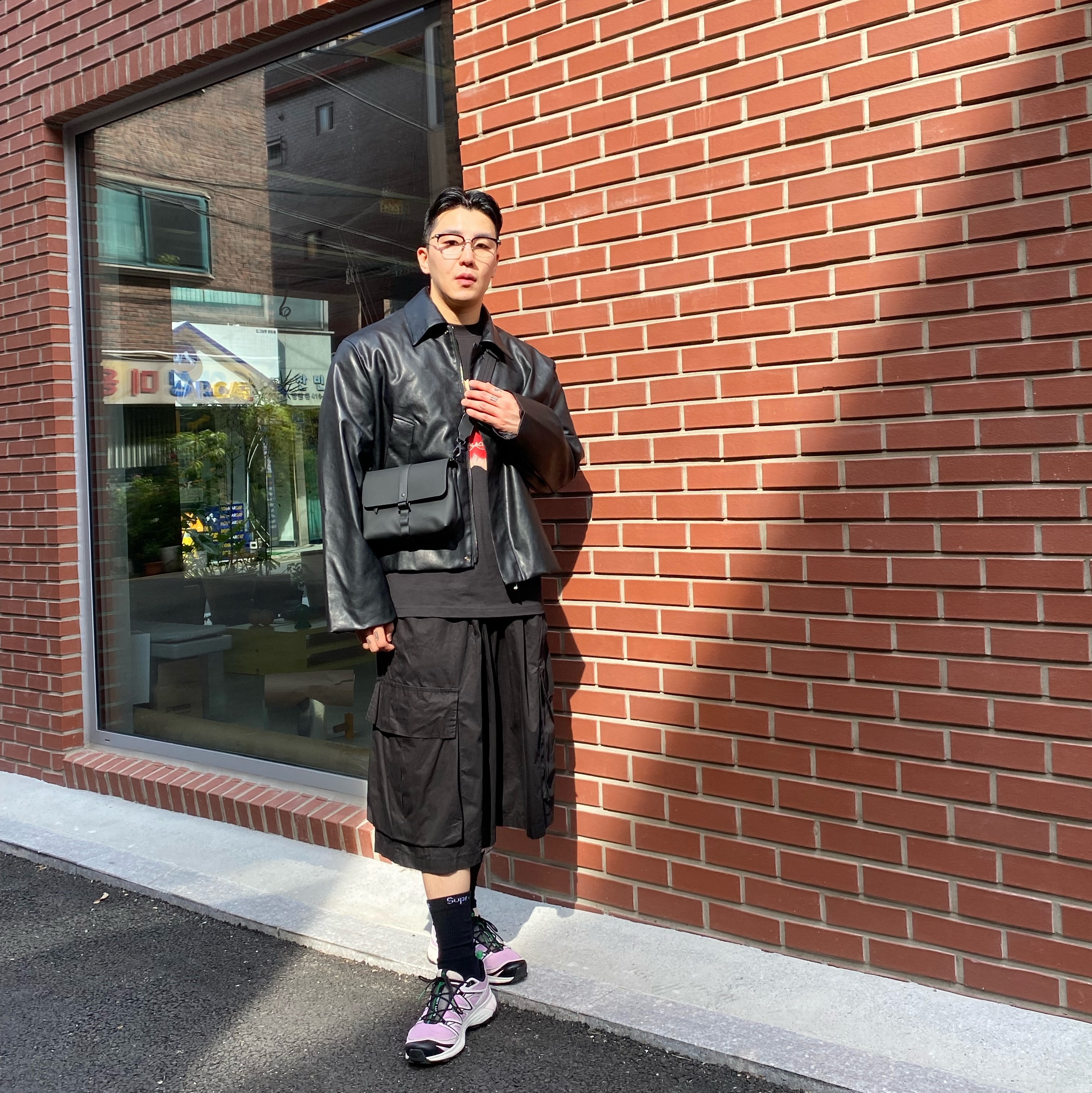 Palace Teddy T-Shirt Black - 24SS, Salomon x Sandy Liang XT-6 Expanse Cradle Pink 착용 스타일 - 1