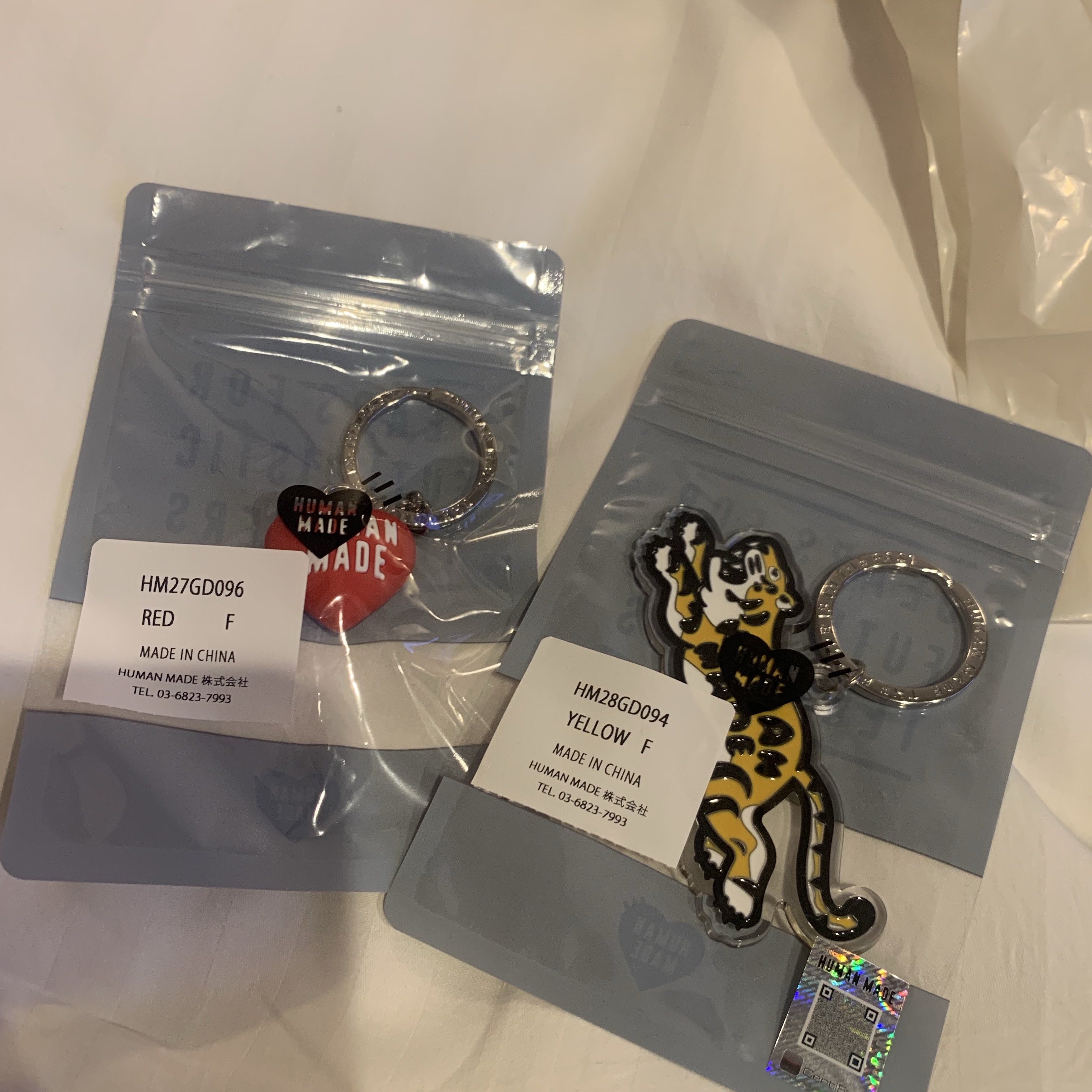 Human Made Animal Keychain Yellow 착용 스타일
