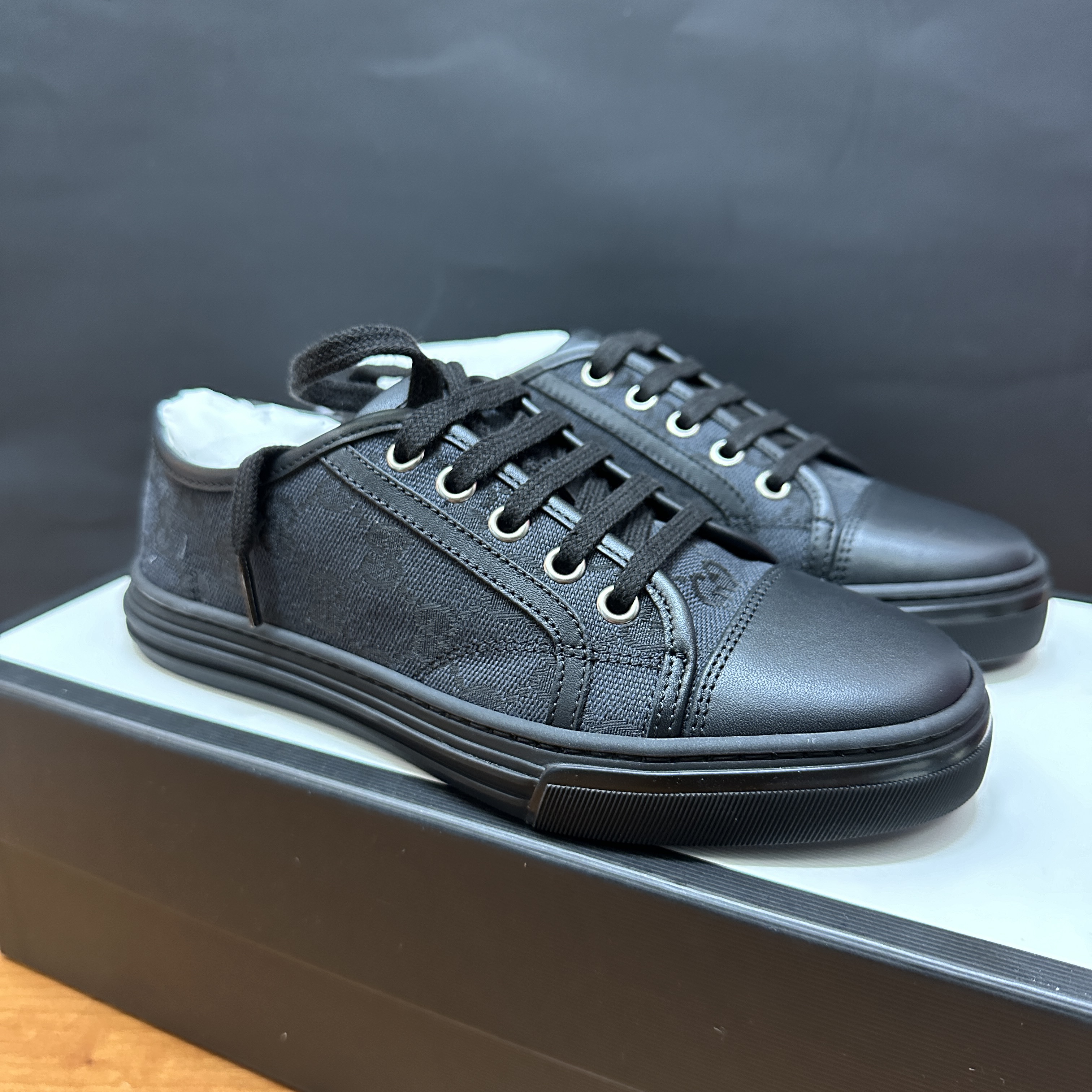 (W) Gucci GG Low Black 착용 스타일 - 1
