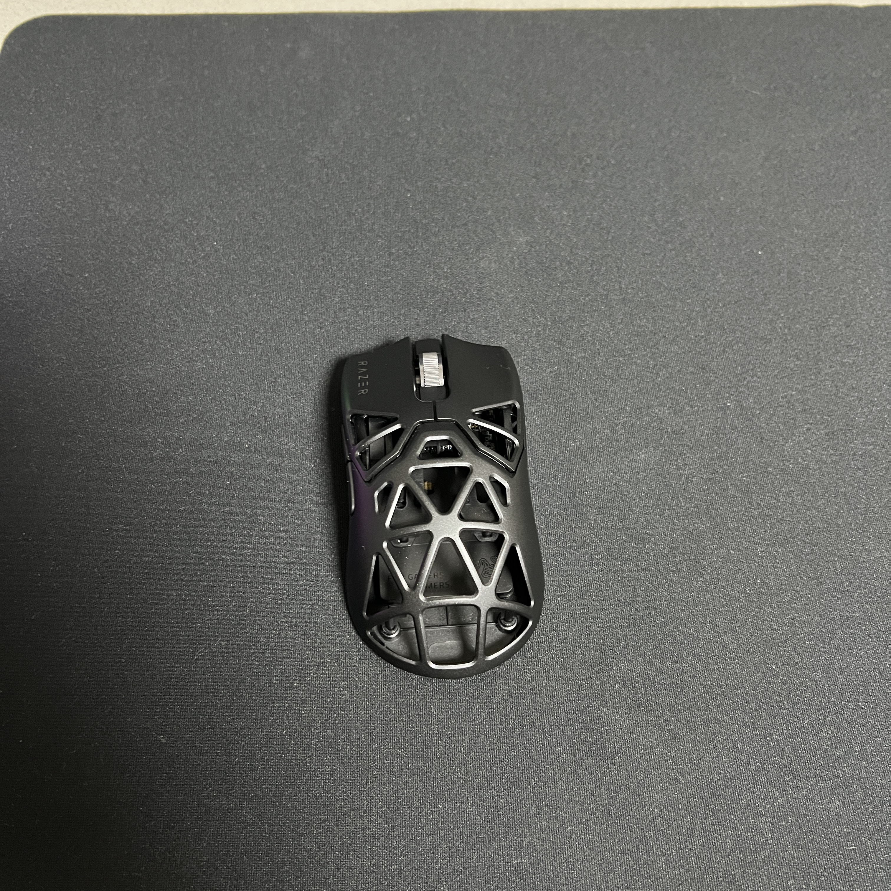 Razer Viper Mini Signature Edition Black (Korean Ver.) 착용 스타일 - 2