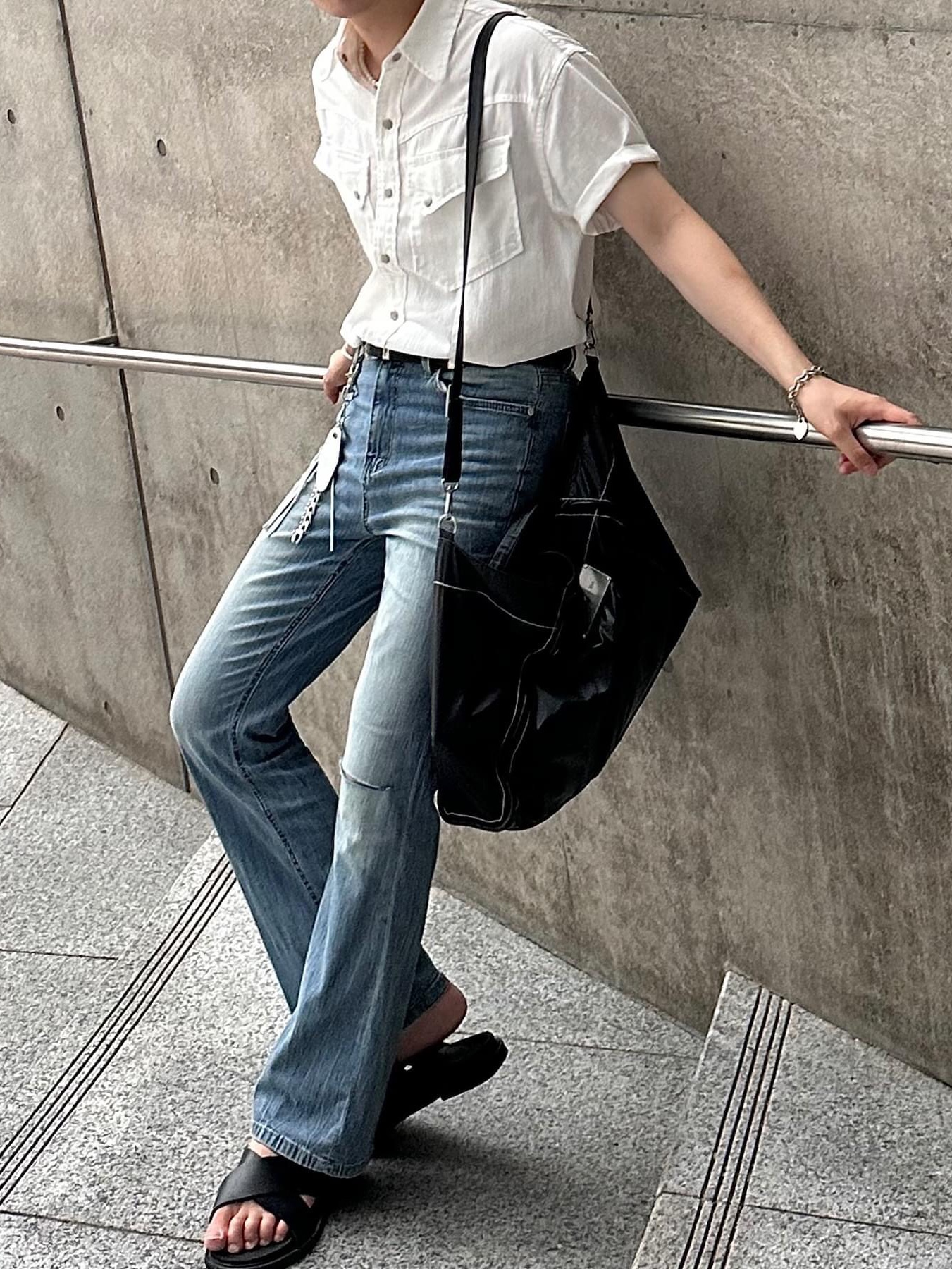 Matin Kim Big Coating Tote Bag Black, Tiffany & Co. Return To Tiffany Heart Tag Toggle Bracelet Silver 착용 스타일 - 8
