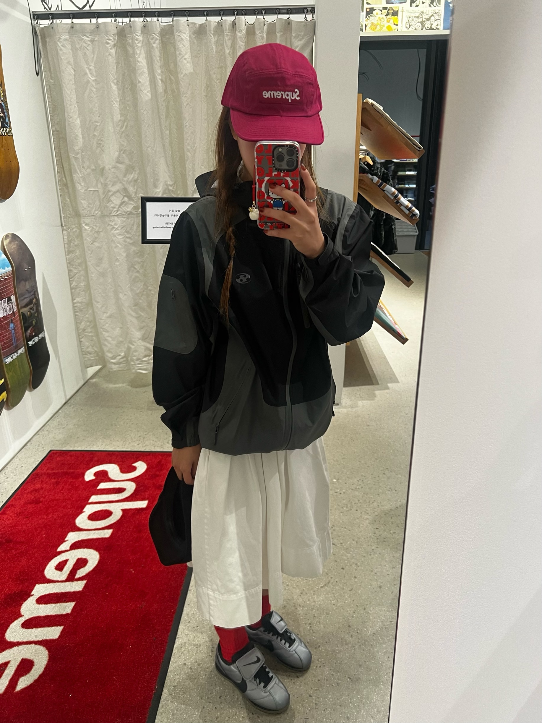 Nike Cortez Leather SE Metallic Cool Grey Black, Supreme Washed Chino Twill Camp Cap Cranberry - 24FW 착용 스타일