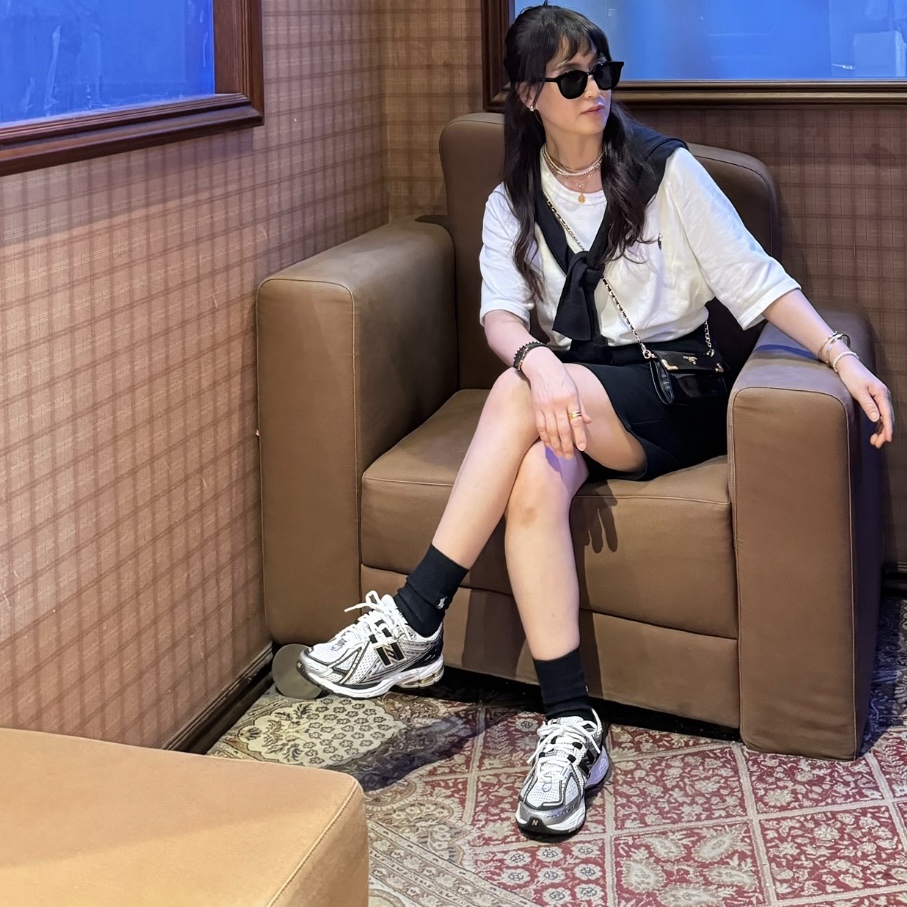 New Balance 1906R White Gold 착용 스타일