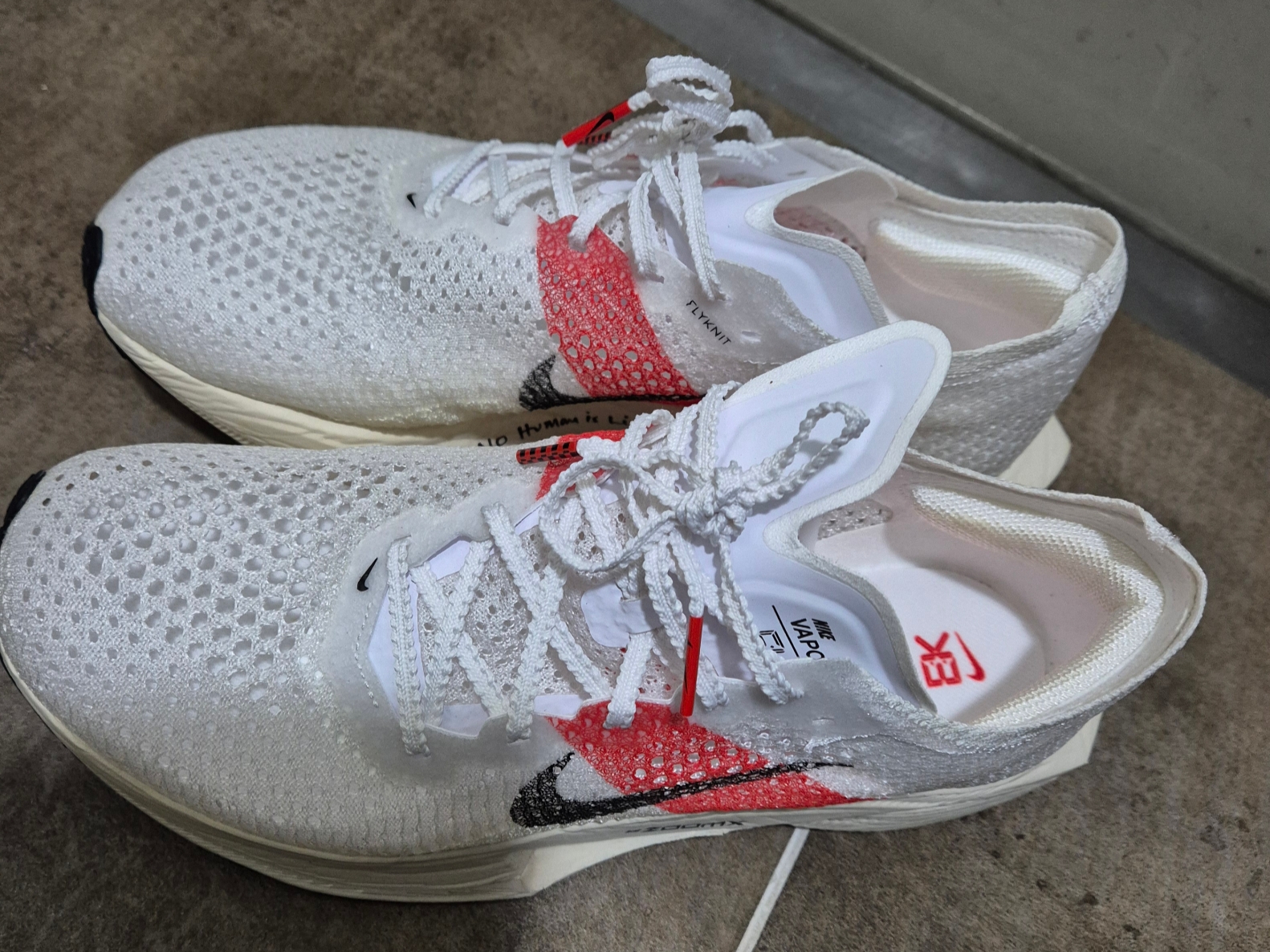 Nike ZoomX Vaporfly Next% 3 Eliud Kipchoge 착용 스타일