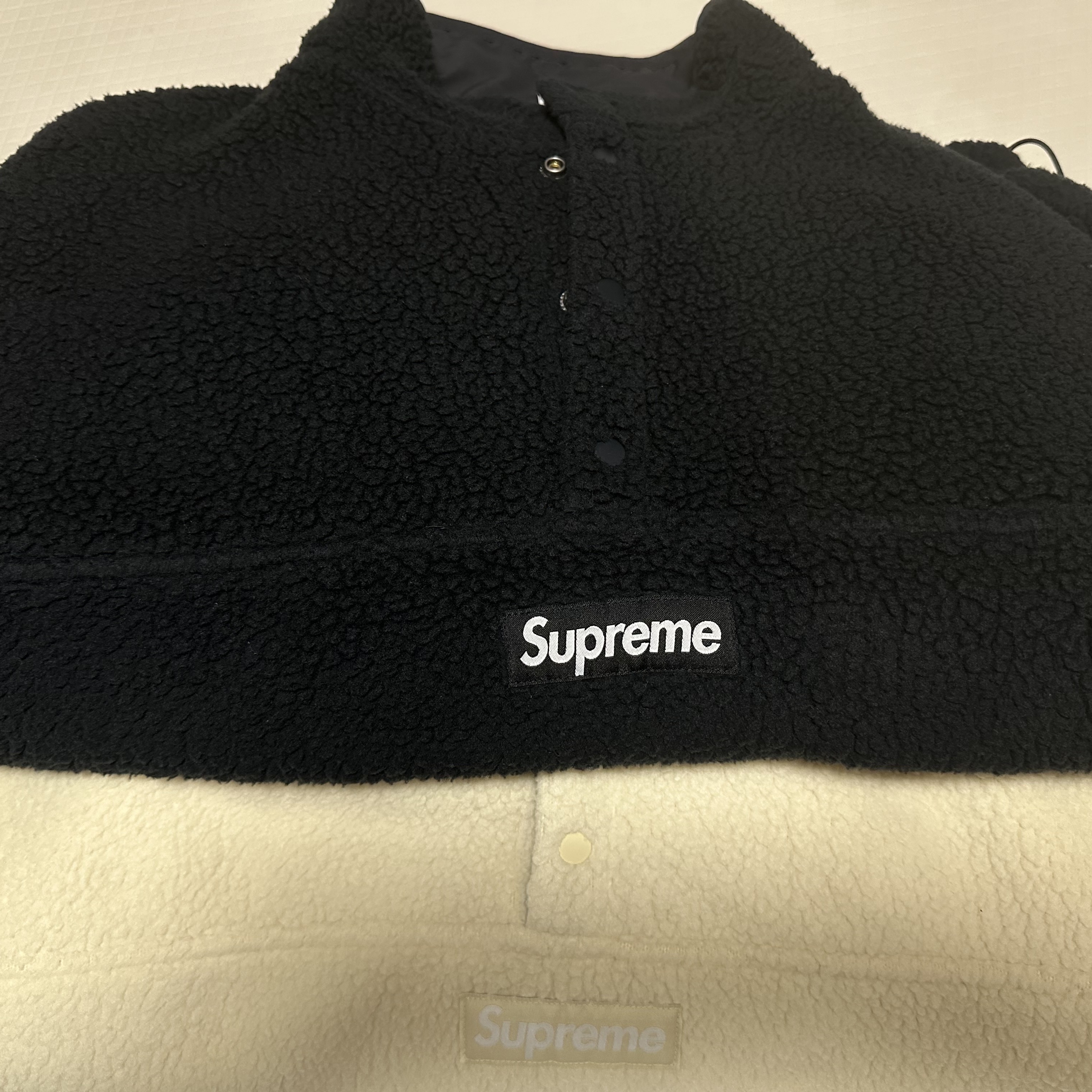 Supreme Polartec Shearling Reversible Pullover Black - 24FW, Supreme Polartec Shearling Reversible Pullover TrueTimber HTC Fall Camo - 24FW 착용 스타일