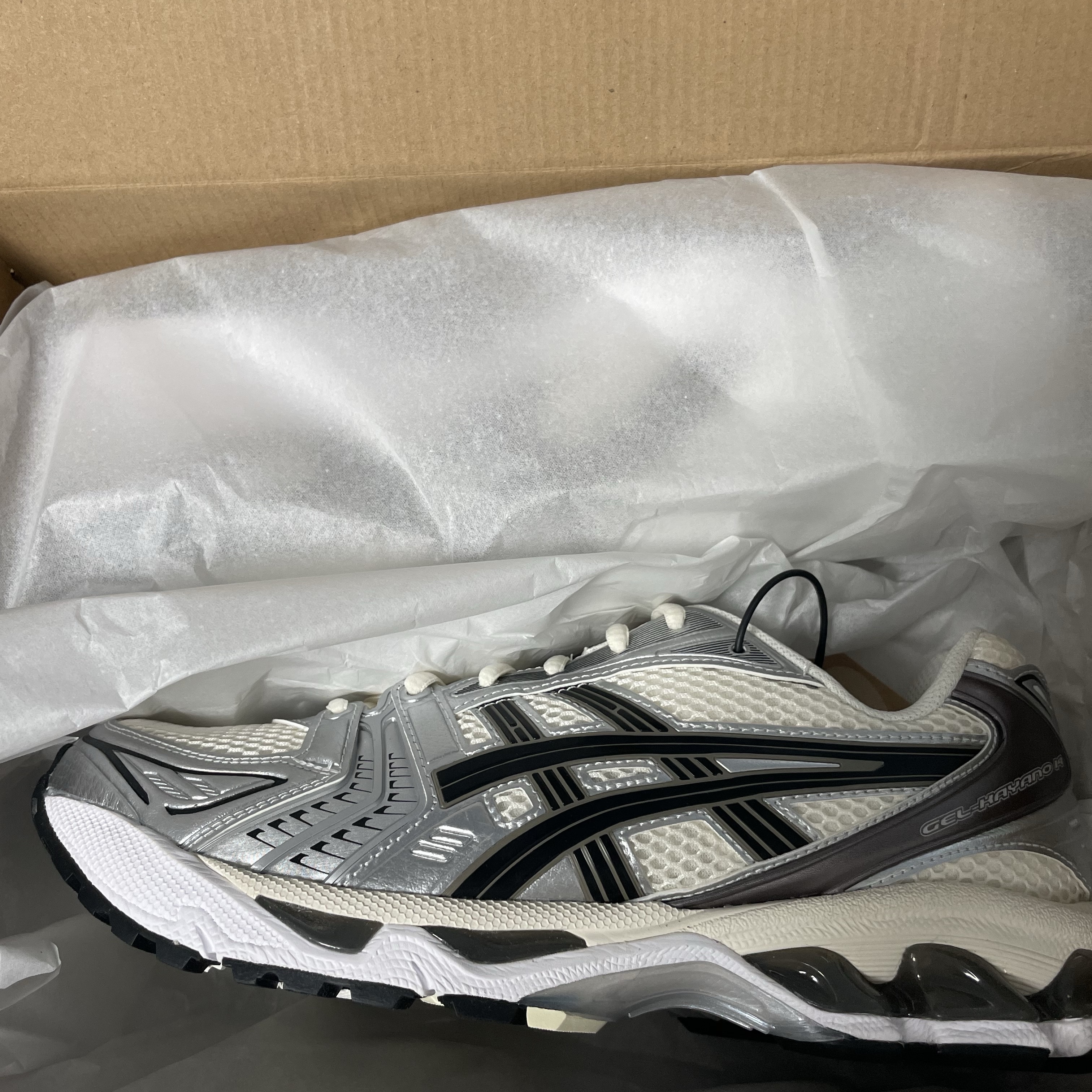 Asics Gel-Kayano 14 Cream Black 착용 스타일