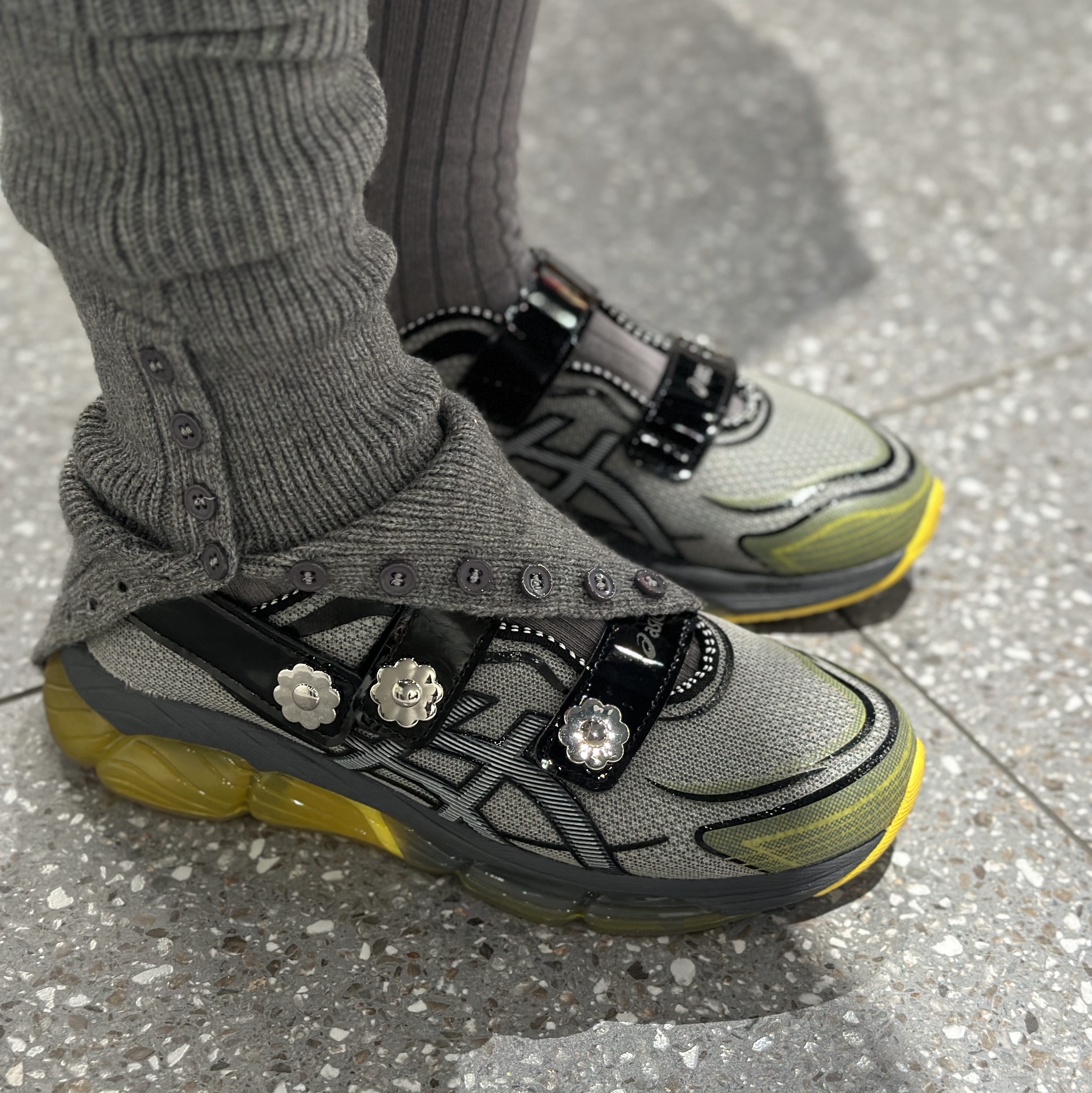 Asics x Cecilie Bahnsen Gel-Quantum 360 VIII Grey Yellow 착용 스타일 - 4