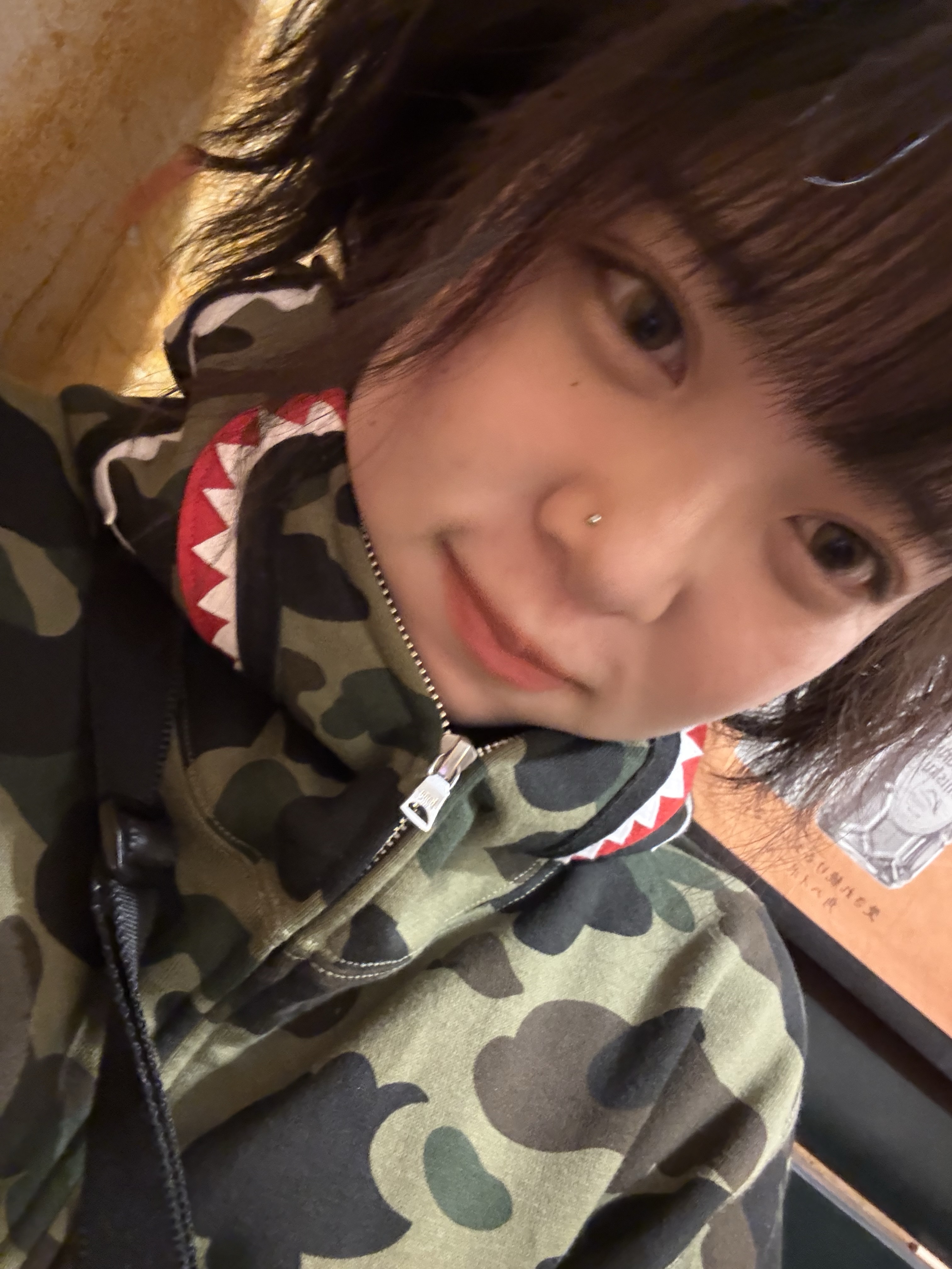 BAPE 1st Camo Shark Full Zip Hoodie Army Green 착용 스타일 - 5
