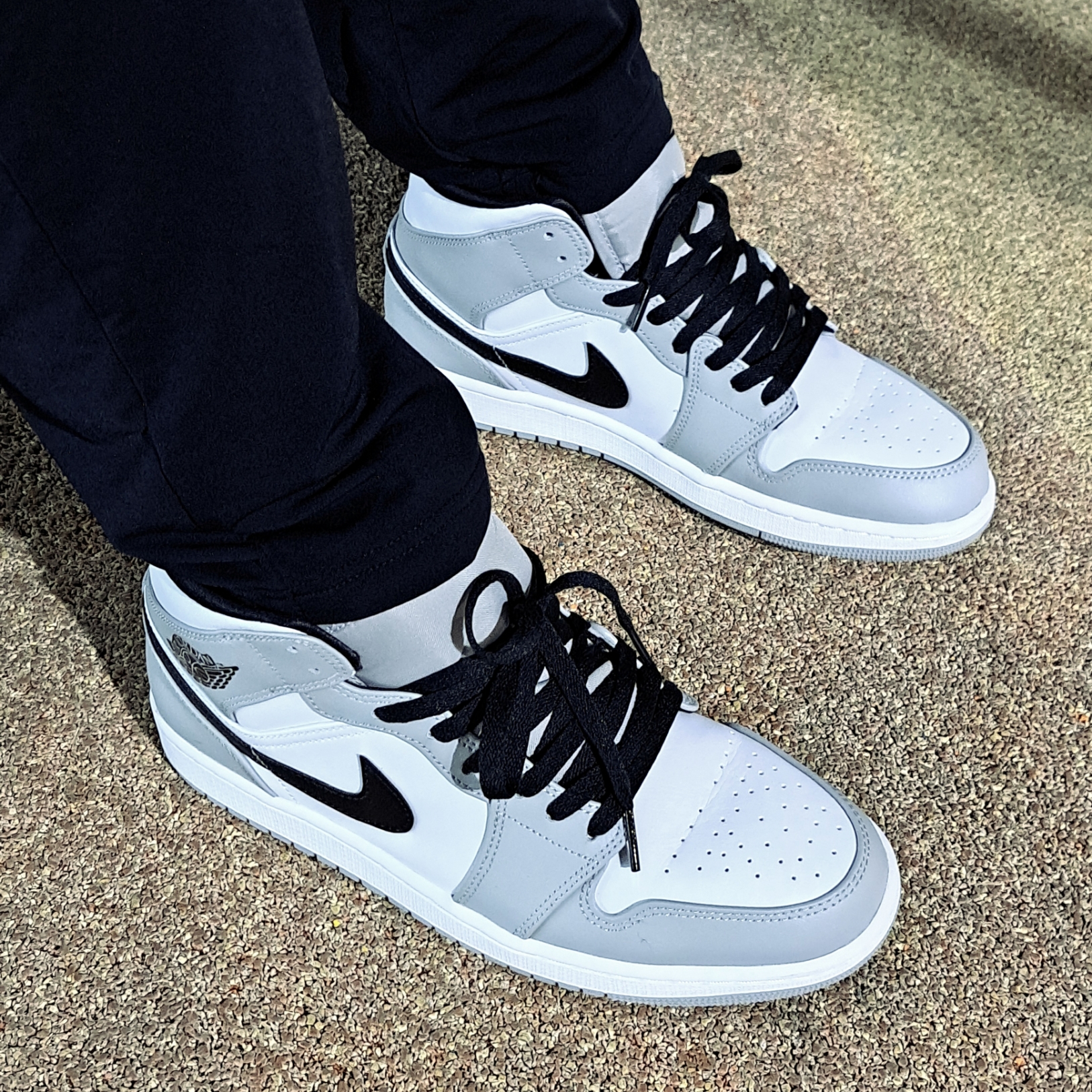 Jordan 1 Mid Light Smoke Grey, Nike Air Force 1 '07 Low White 착용 스타일 - 3