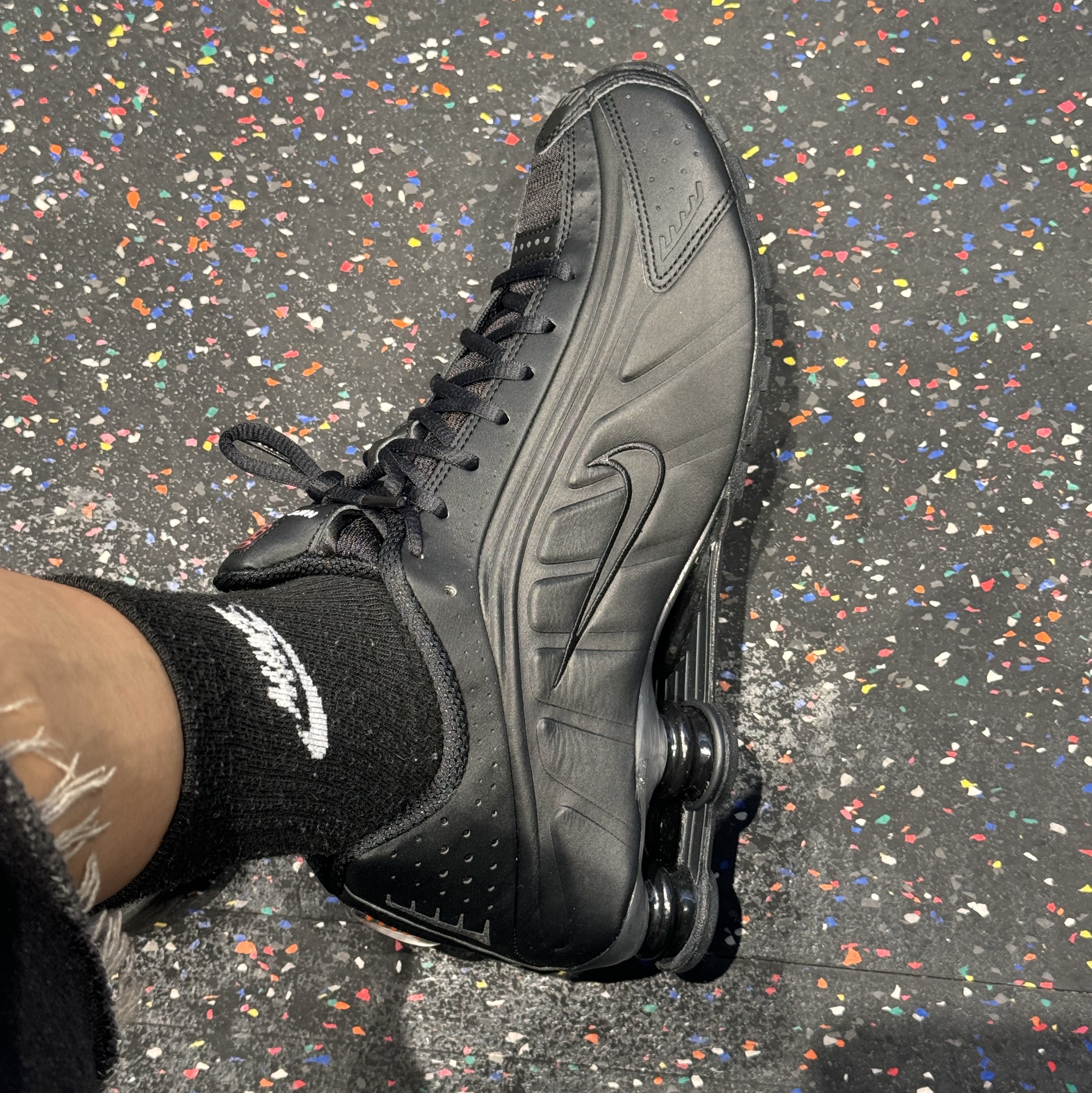 (W) Nike Shox R4 Black 착용 스타일 - 2