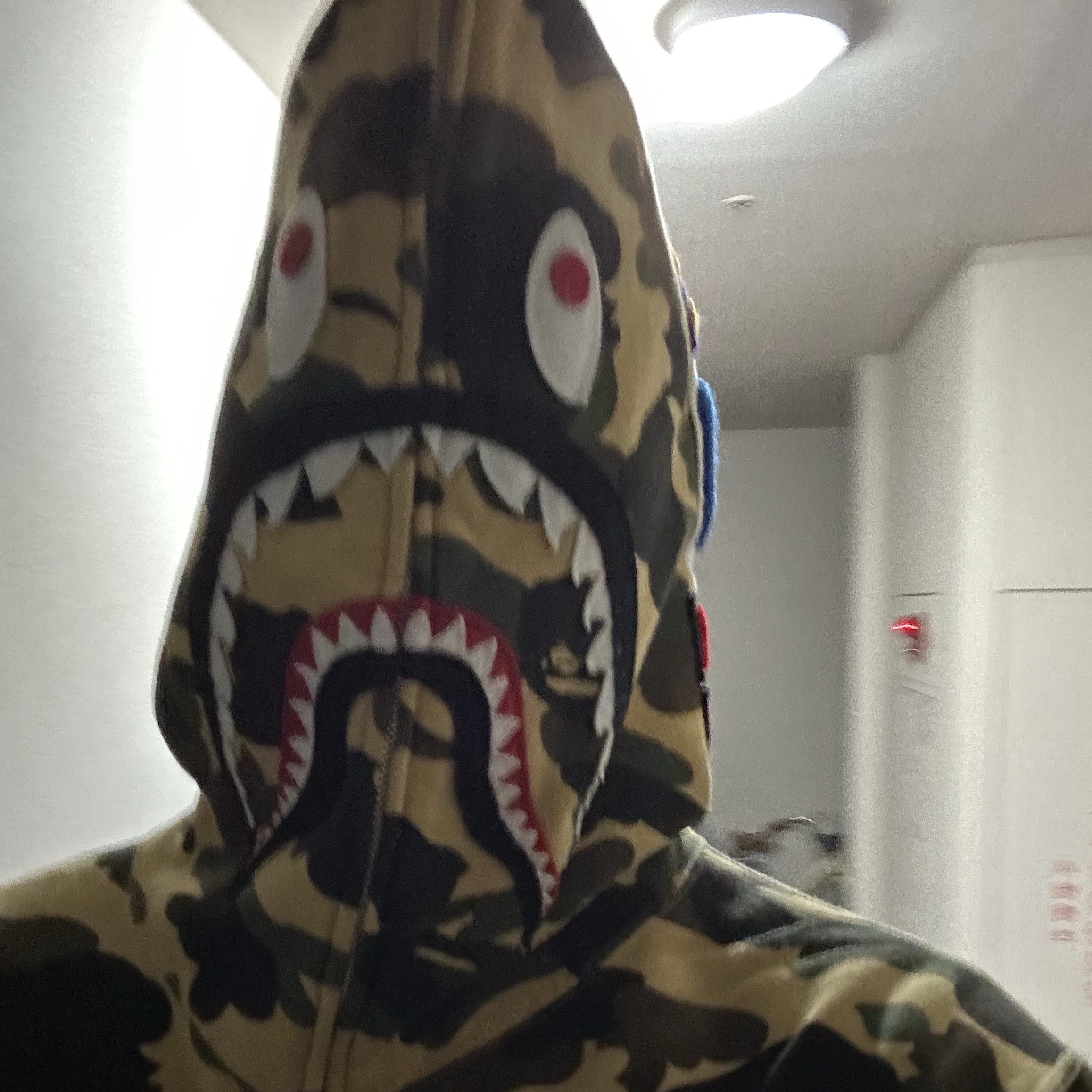 BAPE PONR 1st Camo 2nd Shark Full Zip Hoodie Yellow 착용 스타일 - 4