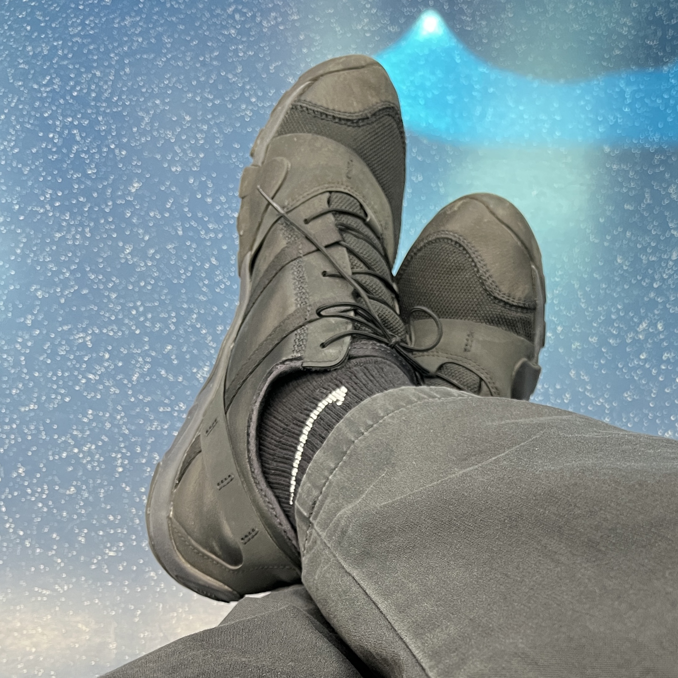 New Balance x Issey Miyake MT10O Black 착용 스타일