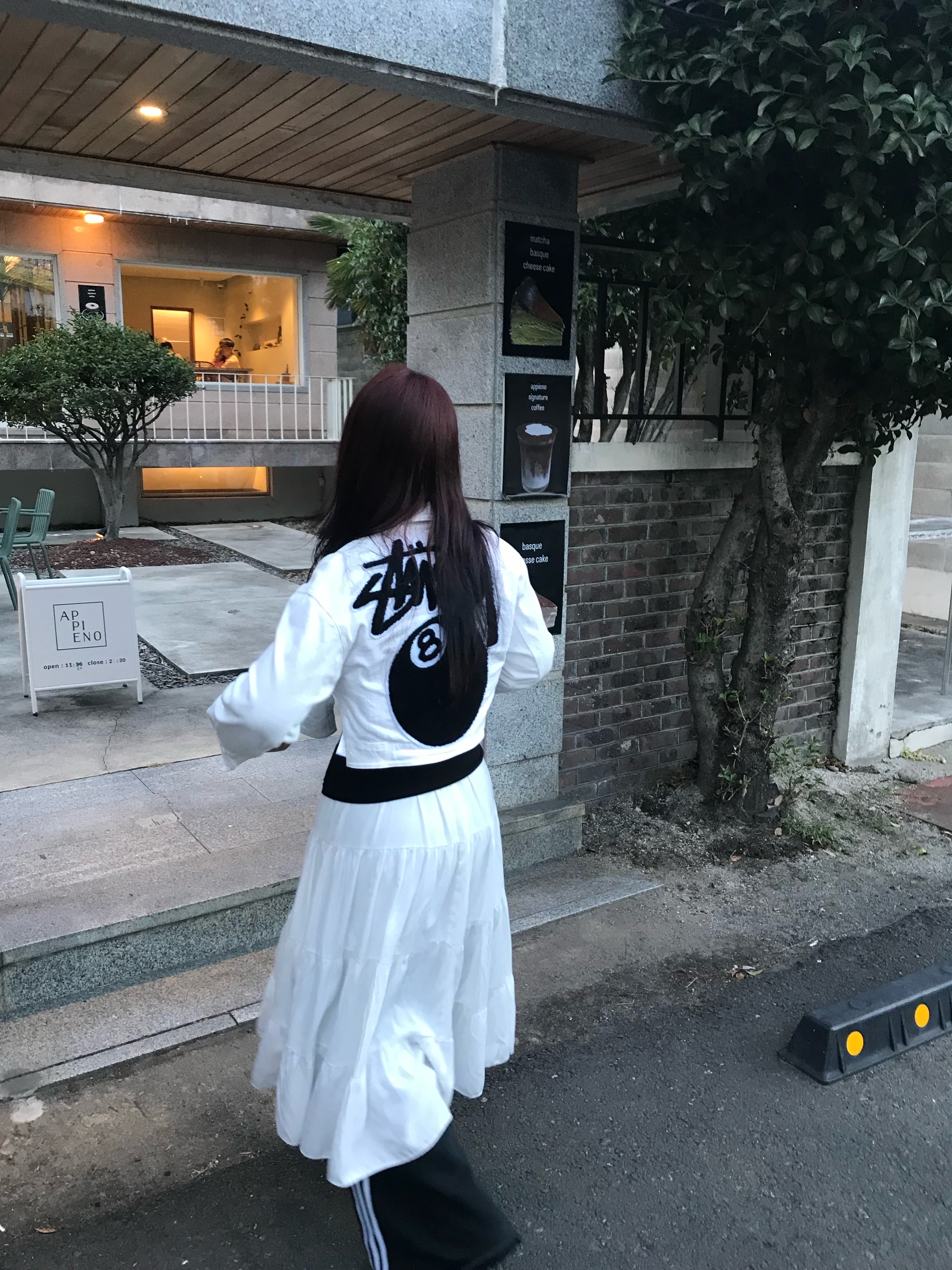 (W) Adidas Essentials 3-Stripes French Terry Wide Pants Black - KR Sizing, BAPE Baby Milo Crossbody Bag Brown 착용 스타일 - 2
