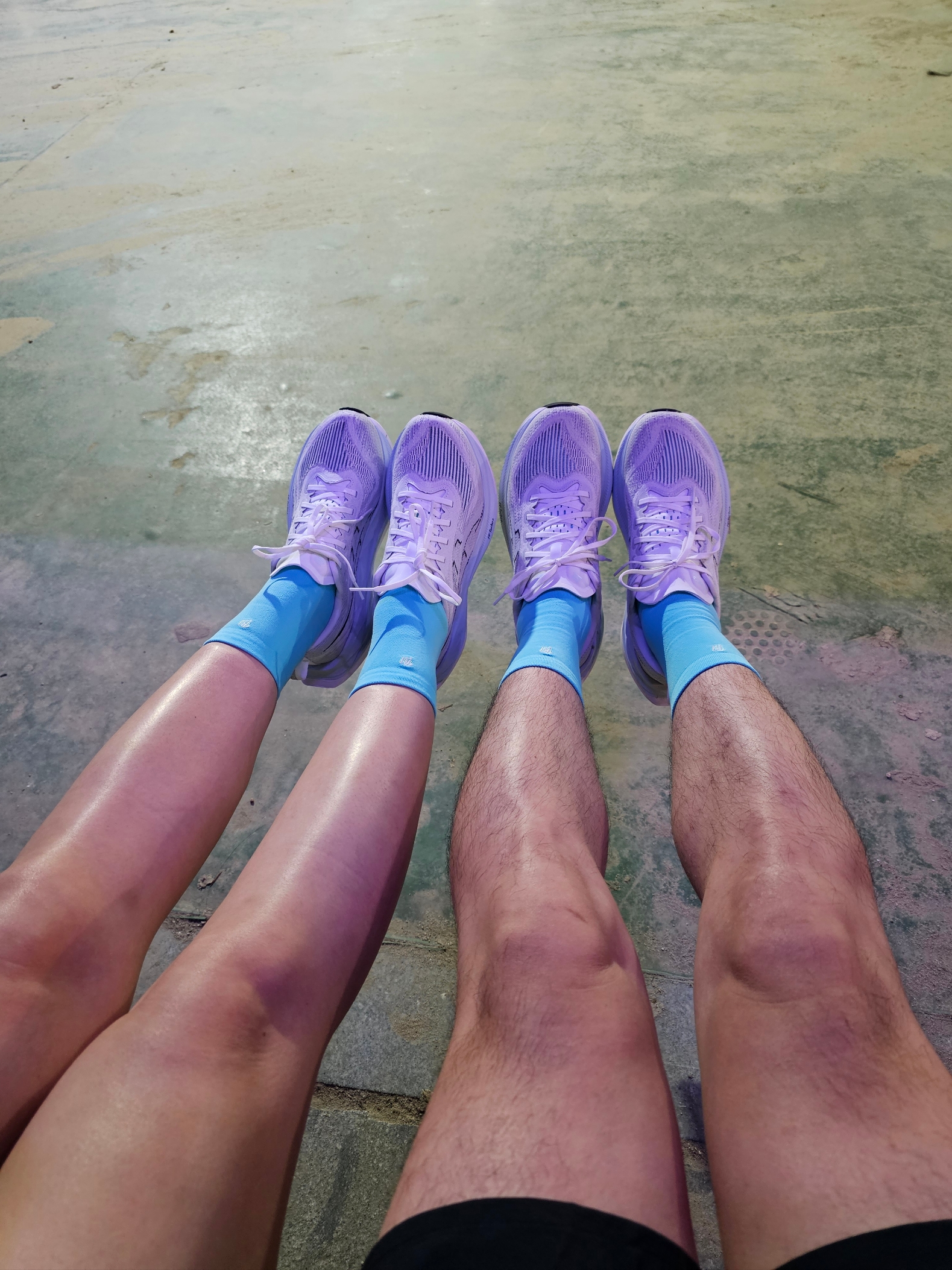 Asics Superblast 2 White Cool Grey 착용 스타일 - 2