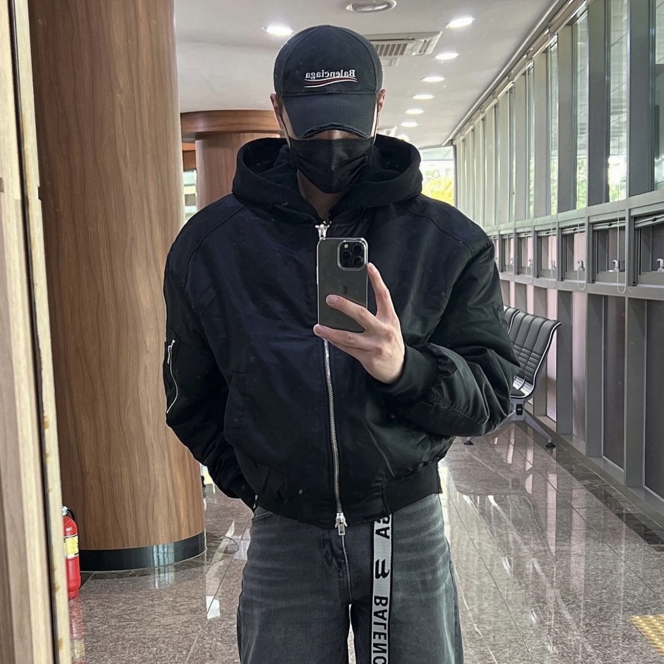 Balenciaga Political Campaign Destroyed Cap Black, Balenciaga D Ring Belt Black 착용 스타일