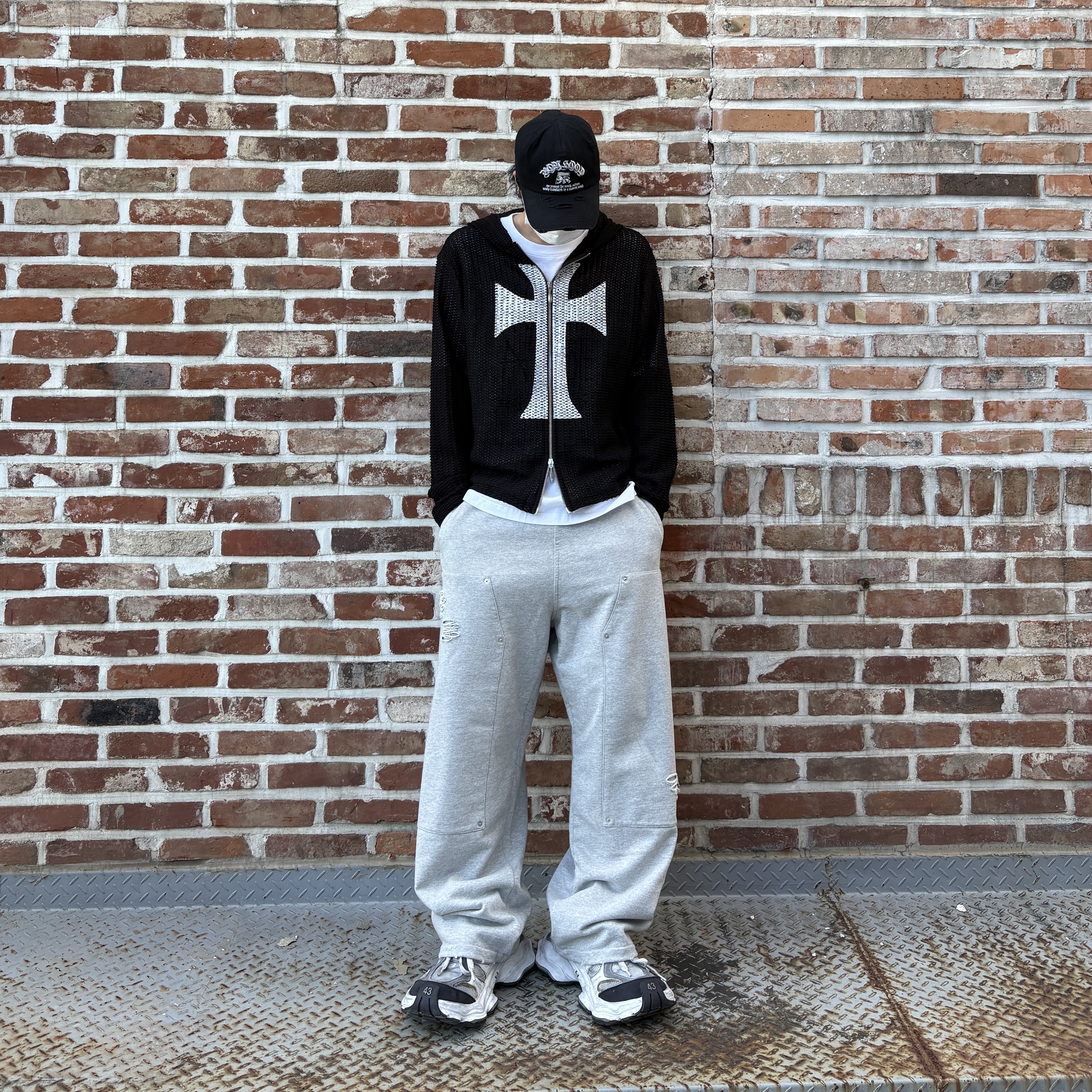 Flavorism Destroyed Carpanter Wide Sweat Pants Melange, Balenciaga Cargo Sneakers White Grey 착용 스타일