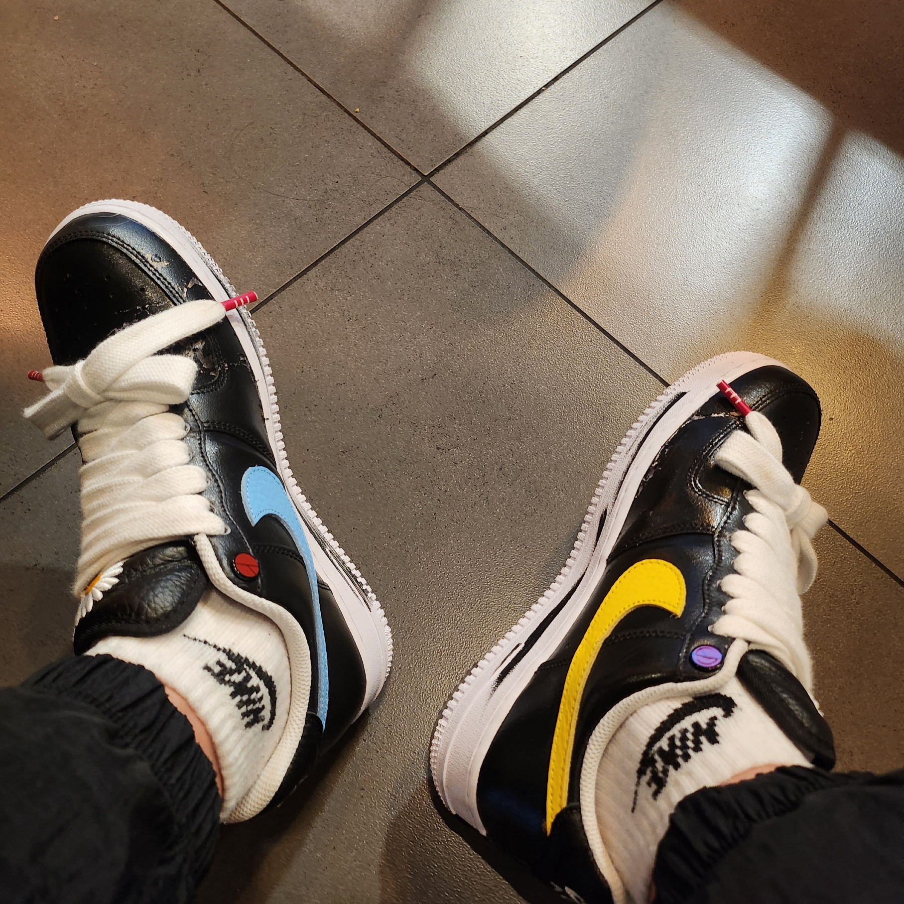 Nike x Peaceminusone Air Force 1 Low Para-Noise 3.0 Black and Multicolor 착용 스타일
