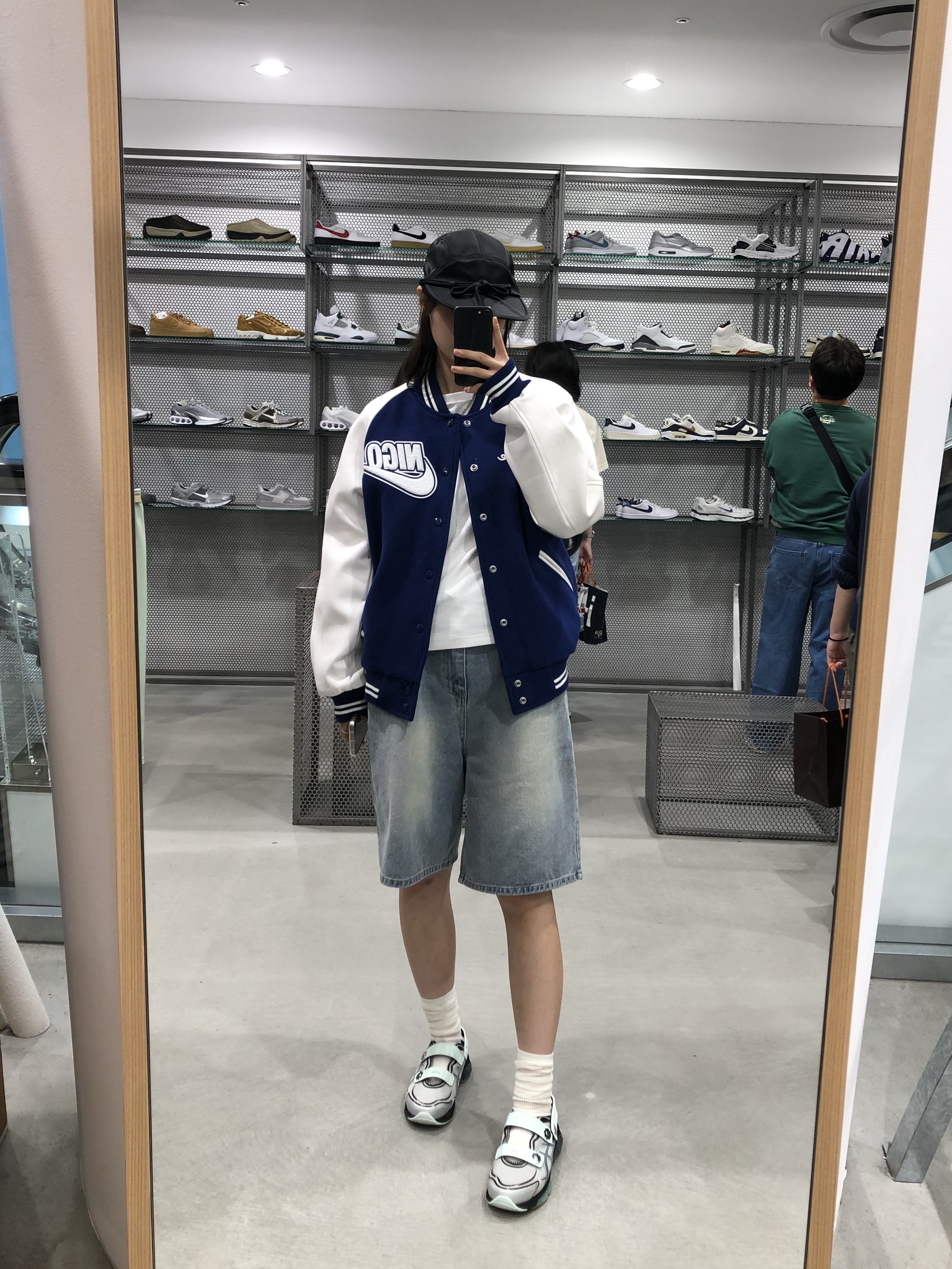 Nike x Nigo Varsity Jacket Blue Void (FV5670-492), Asics x Cecilie Bahnsen Gel-Quantum 360 VIII Silver Mint 착용 스타일 - 1