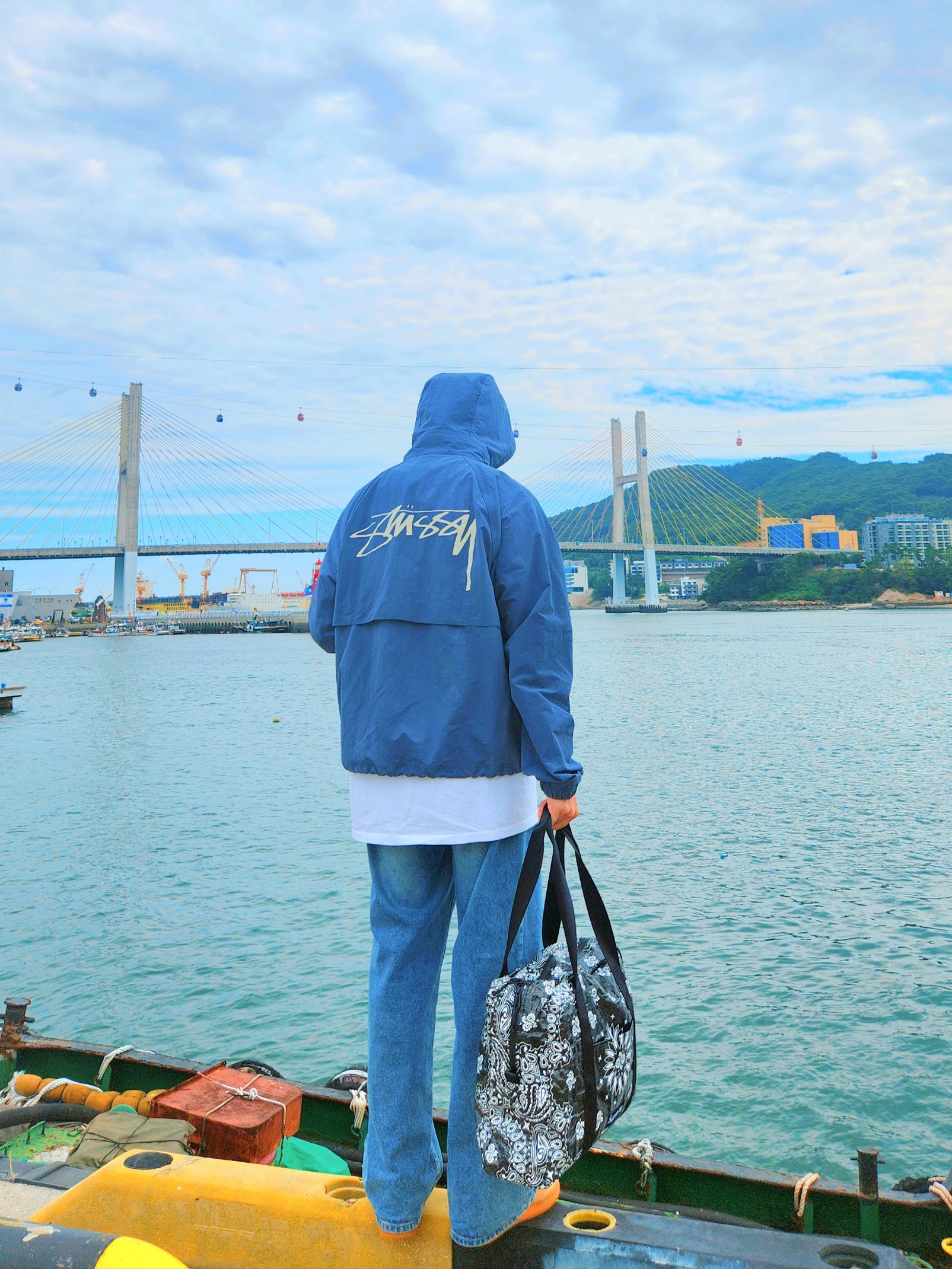 Stussy Wave Dye Beach Shell Jacket Navy, Supreme Bandana Tarp Small Duffle Bag Black - 21SS 착용 스타일 - 4