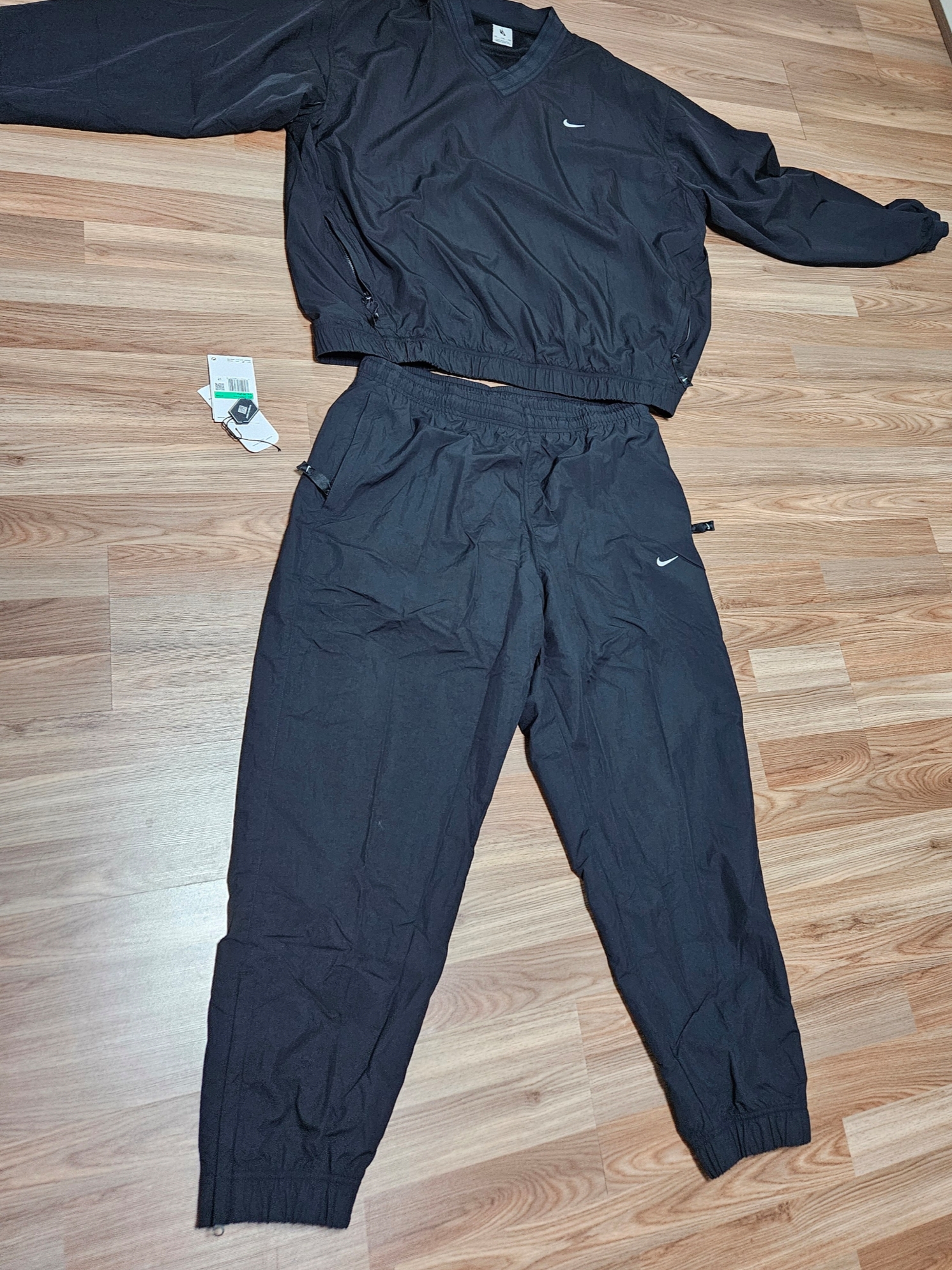 Nike Solo Swoosh Windshirt Black White - Asia, Nike NRG Solo Swoosh Woven Track Pants Black White - Asia 착용 스타일 - 1
