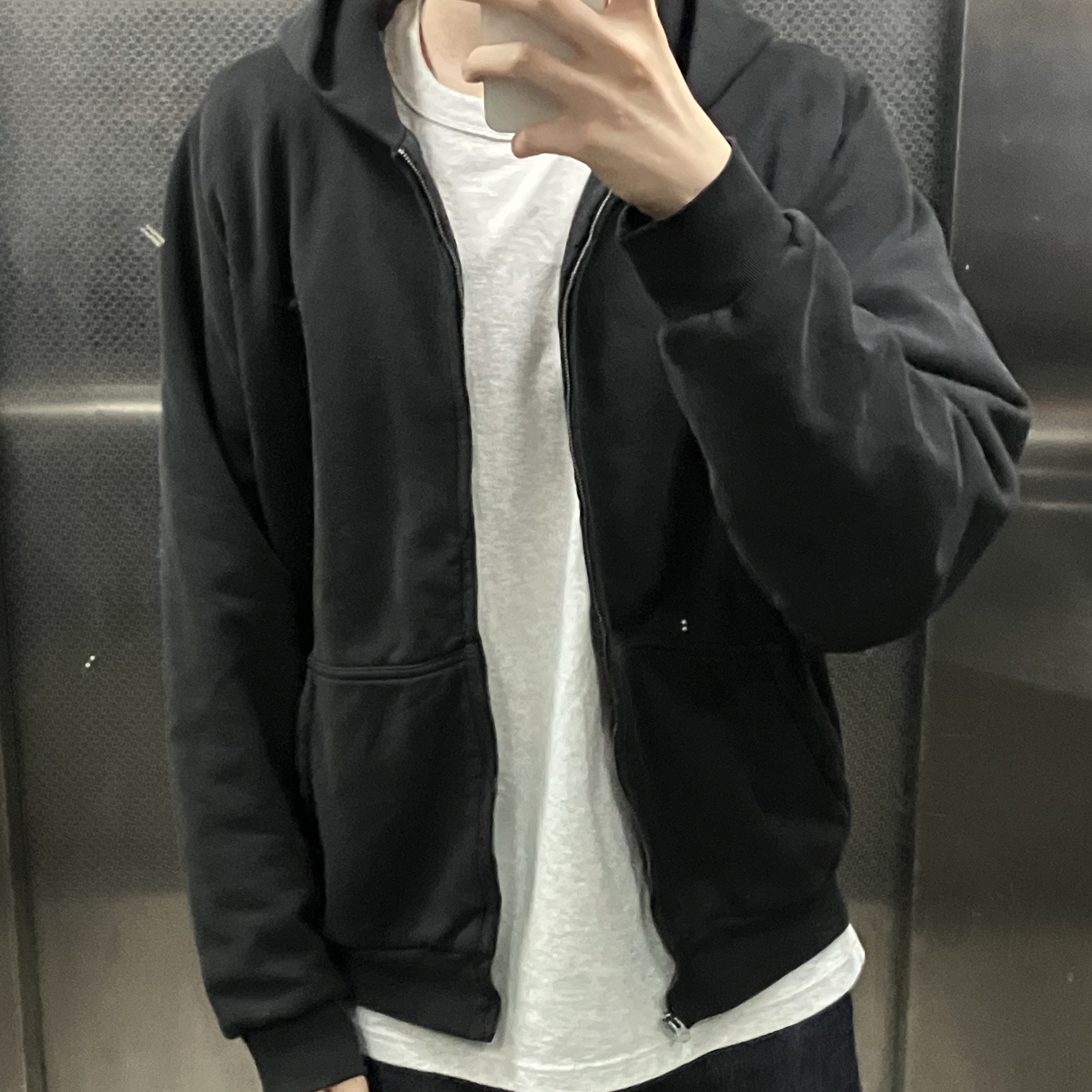 Yeezy YZY Zip-Up Hoodie Black 착용 스타일
