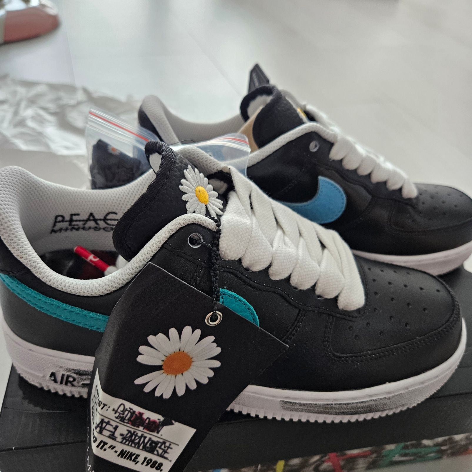 Nike x Peaceminusone Air Force 1 Low Para-Noise 3.0 Black and Multicolor 착용 스타일